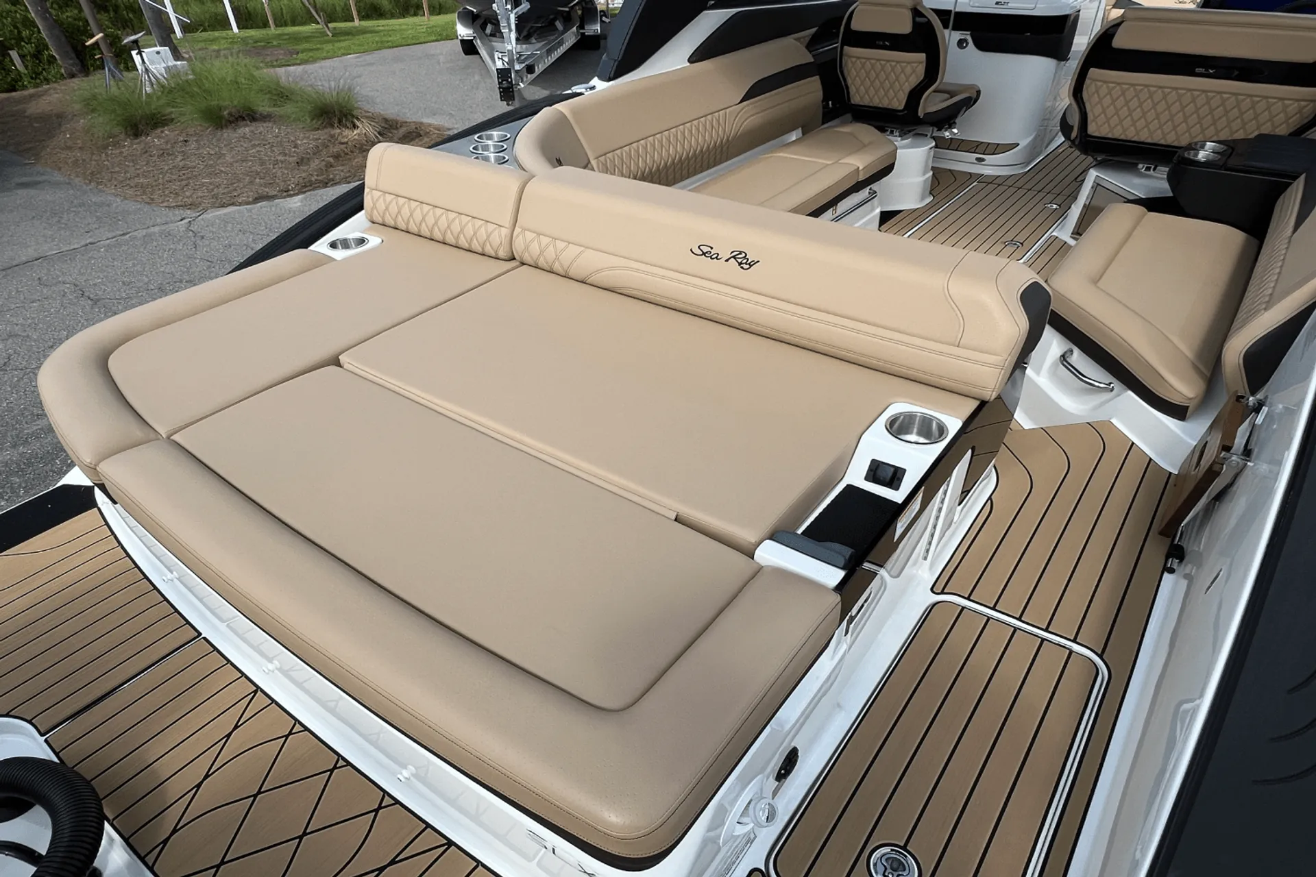 2025 Luxury 31Ft Sea Ray SLX 280 OB