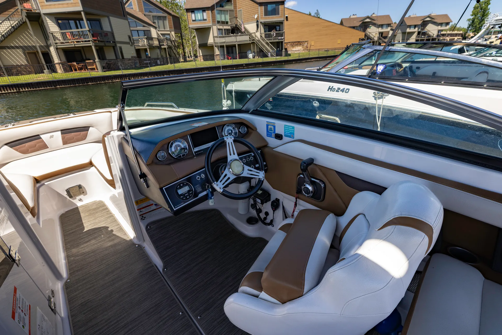 Four Winns Boats HD 220 in South Lake Tahoe, CA — photo 5
