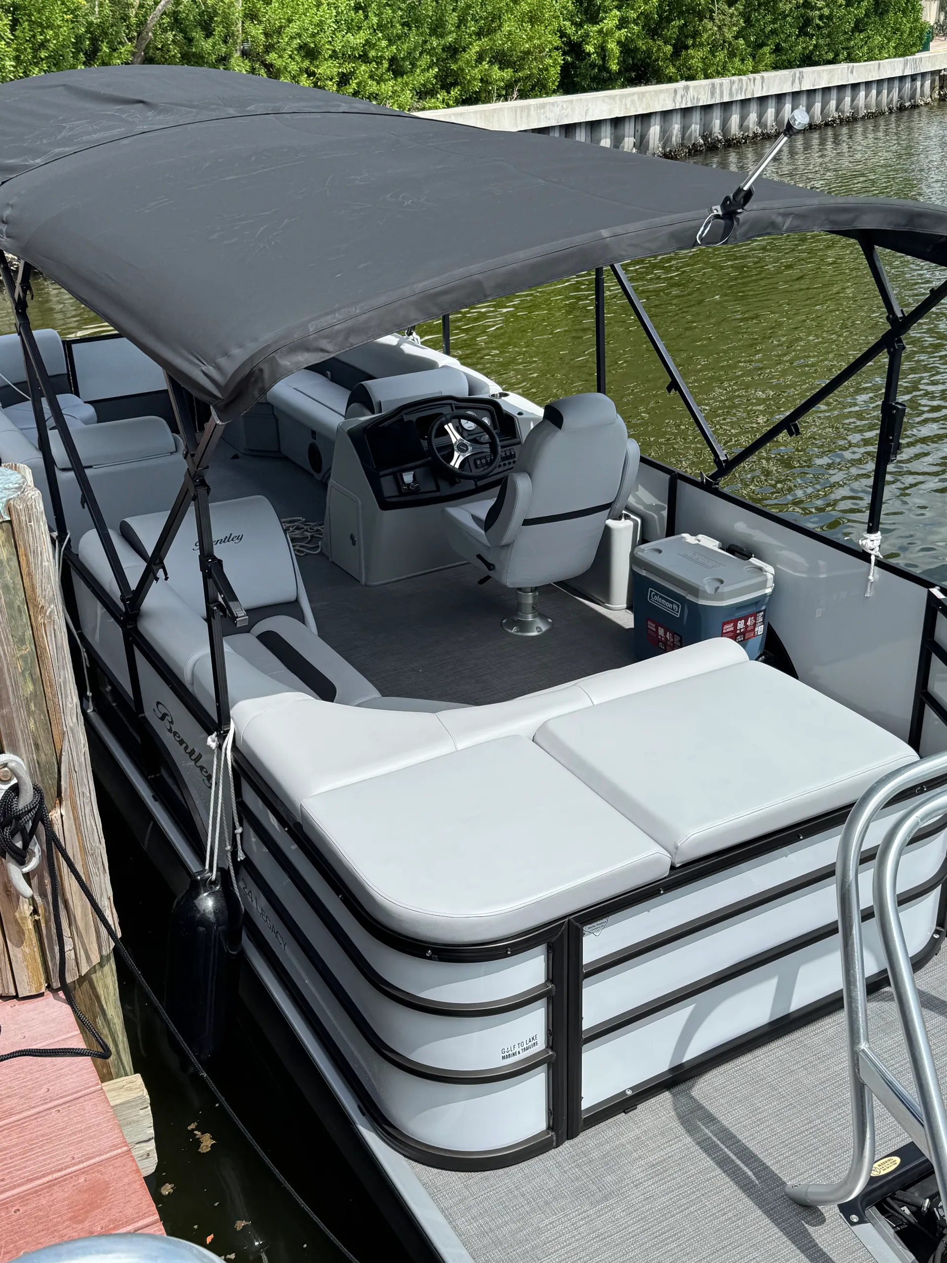 2025 24’ Bentley Legacy Tritoon 10-12 People Capacity Good for Groups