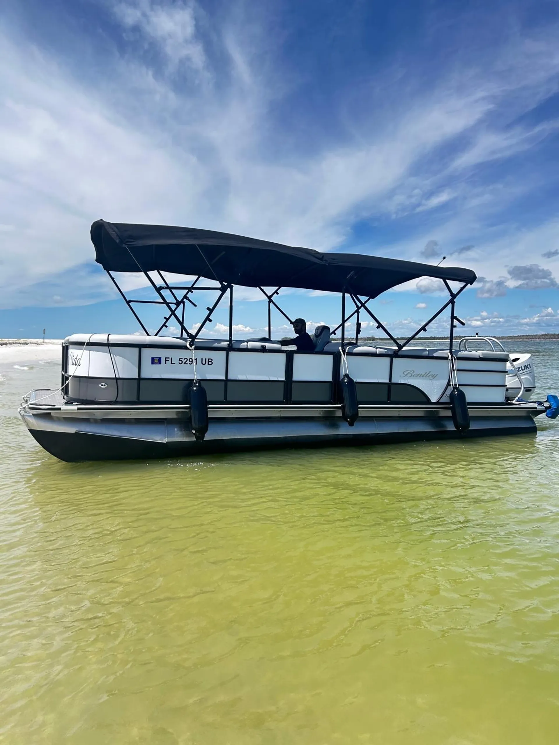 2025 24’ Bentley Legacy Tritoon 10-12 People Capacity Good for Groups