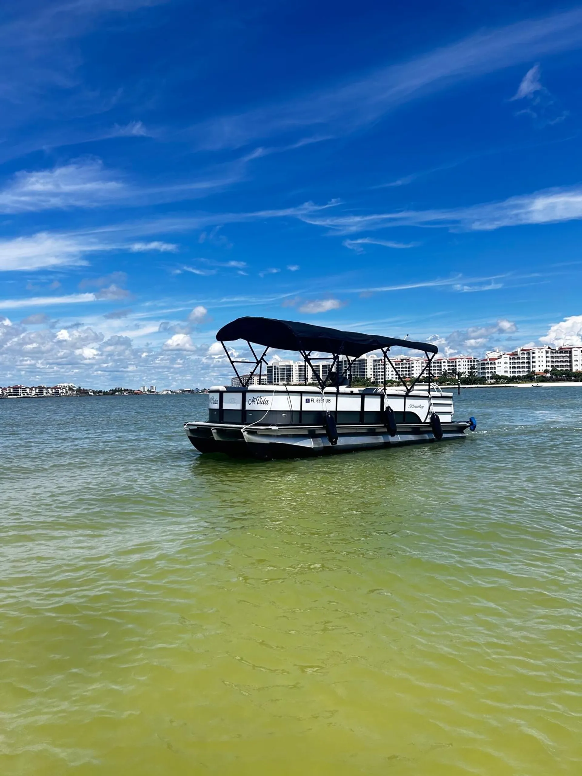 2025 24’ Bentley Legacy Tritoon 10-12 People Capacity Good for Groups