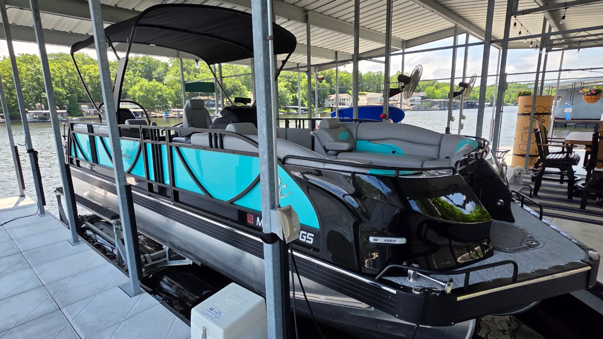 JC Tritoon SportToon 26TT DSL HTH in Sunrise Beach, MO — photo 9