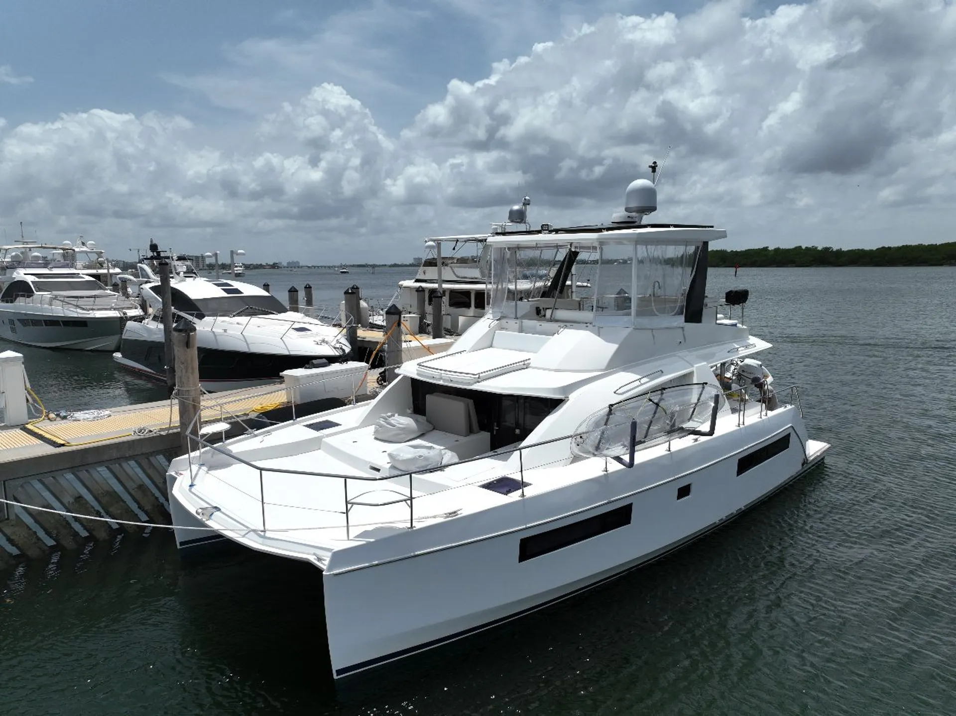 Leopard 43 Power Catamaran in Miami Beach, FL — photo 2