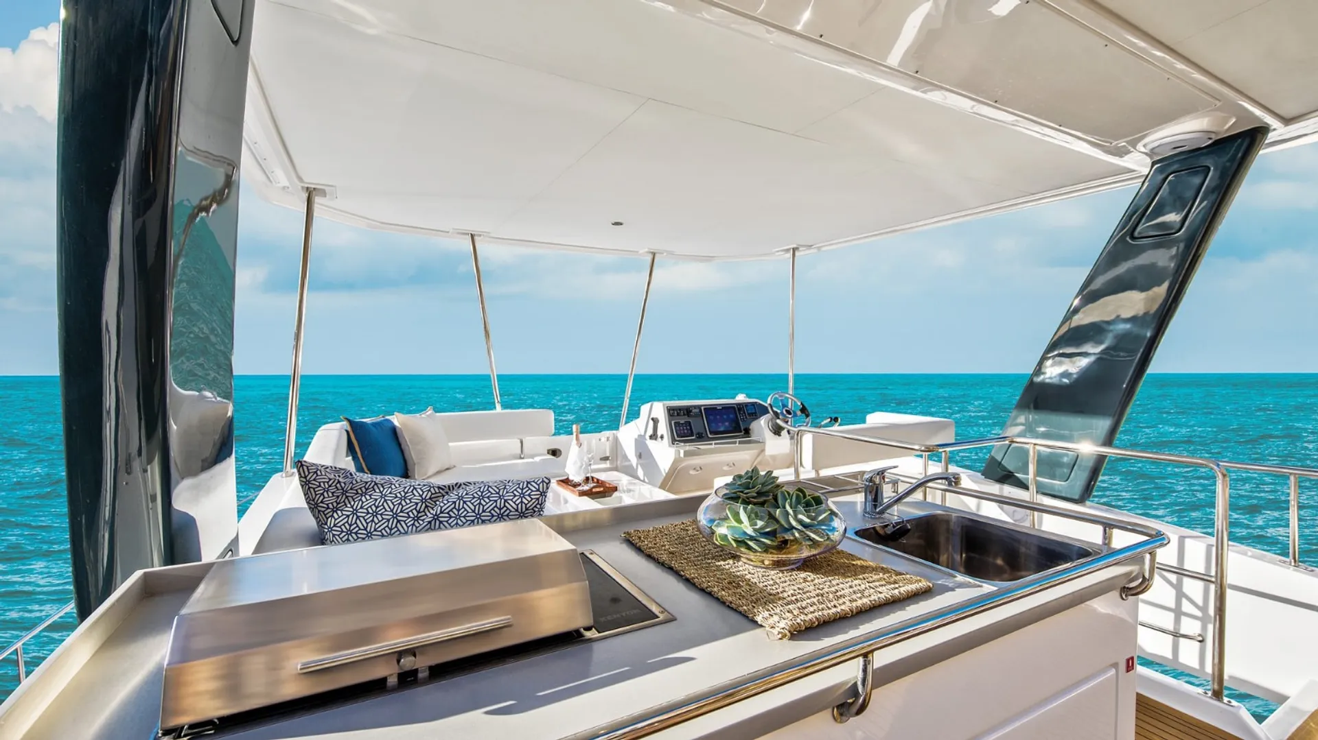 Leopard 43 Power Catamaran in Miami Beach, FL — photo 4