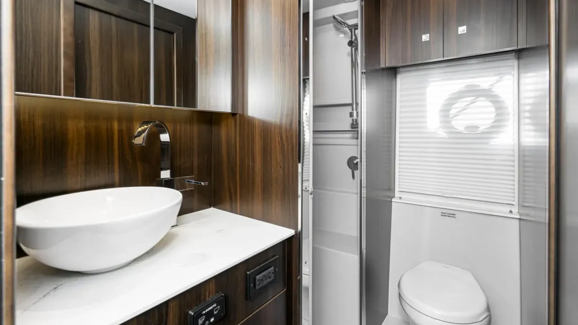 "Cape Venture": The 42 Cantius