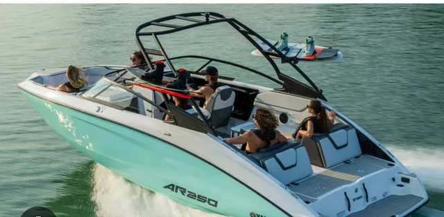 Rent a YAMAHA jet boat in Glendale, CA near me
