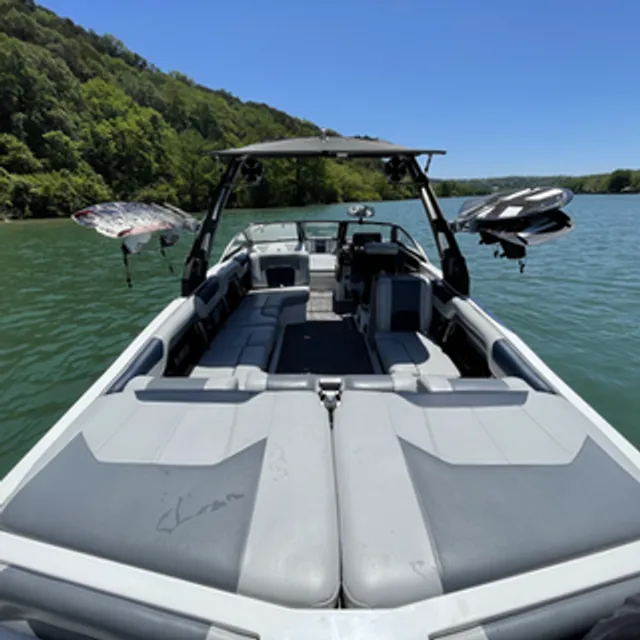 Rent a MALIBU BOATS ski and wakeboard in Austin, TX near me