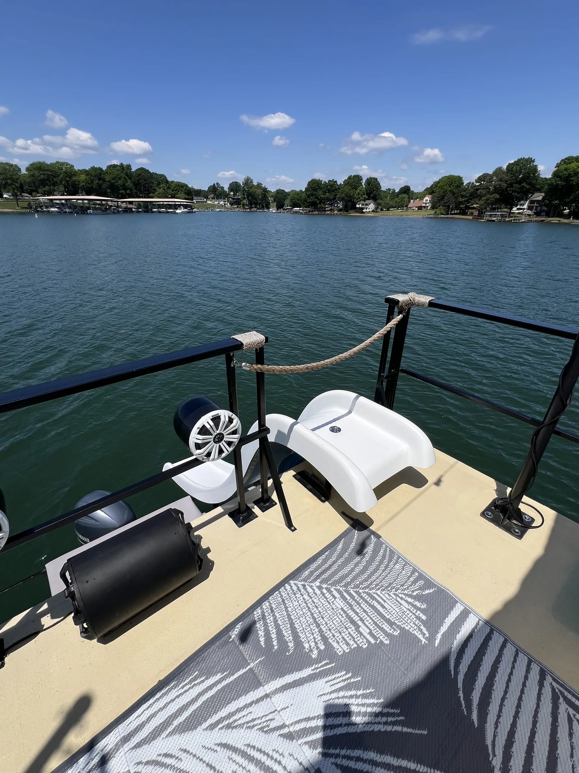 The Tiki Hut – Your Floating Paradise on Lake Norman