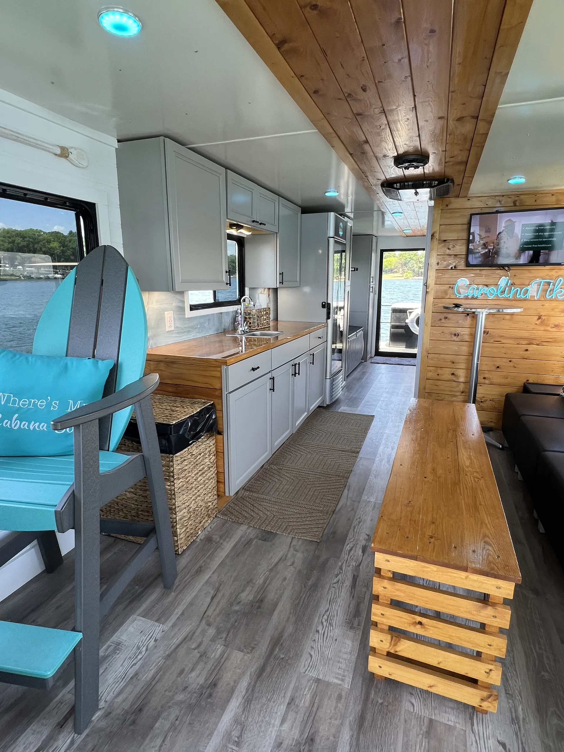 The Tiki Hut – Your Floating Paradise on Lake Norman