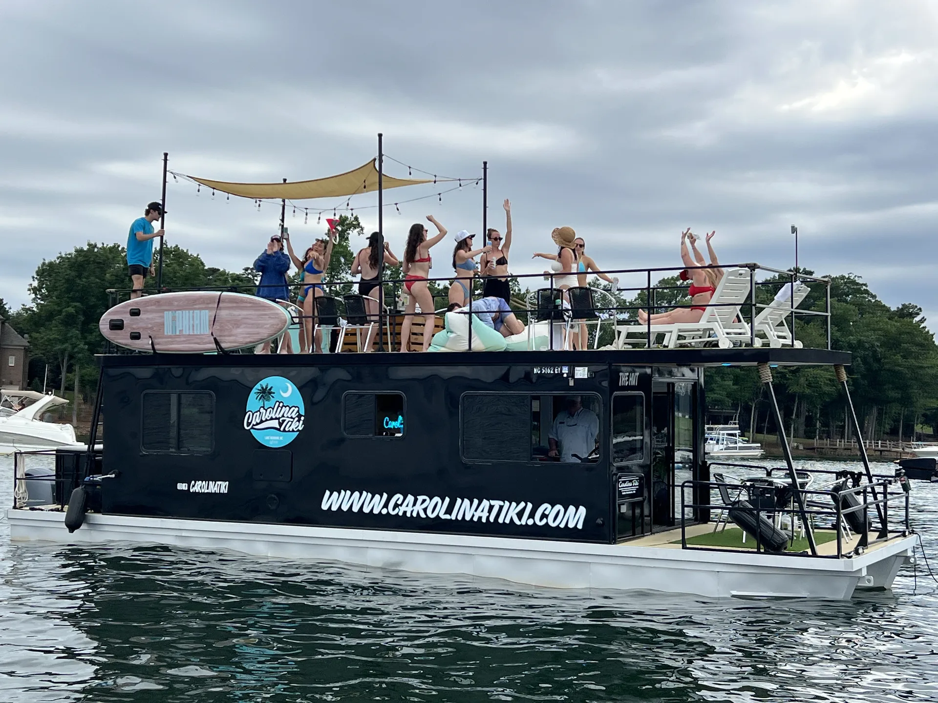 The Tiki Hut – Your Floating Paradise on Lake Norman