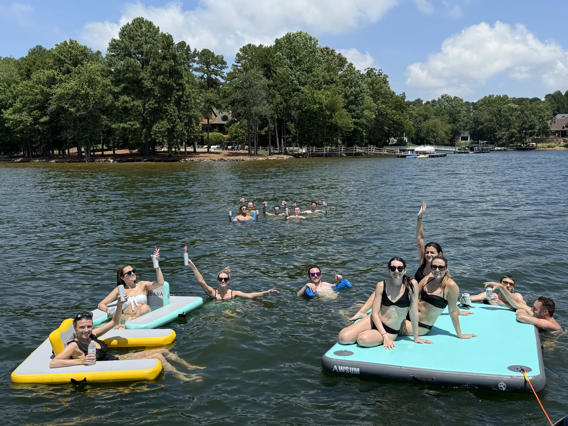 The Tiki Hut – Your Floating Paradise on Lake Norman