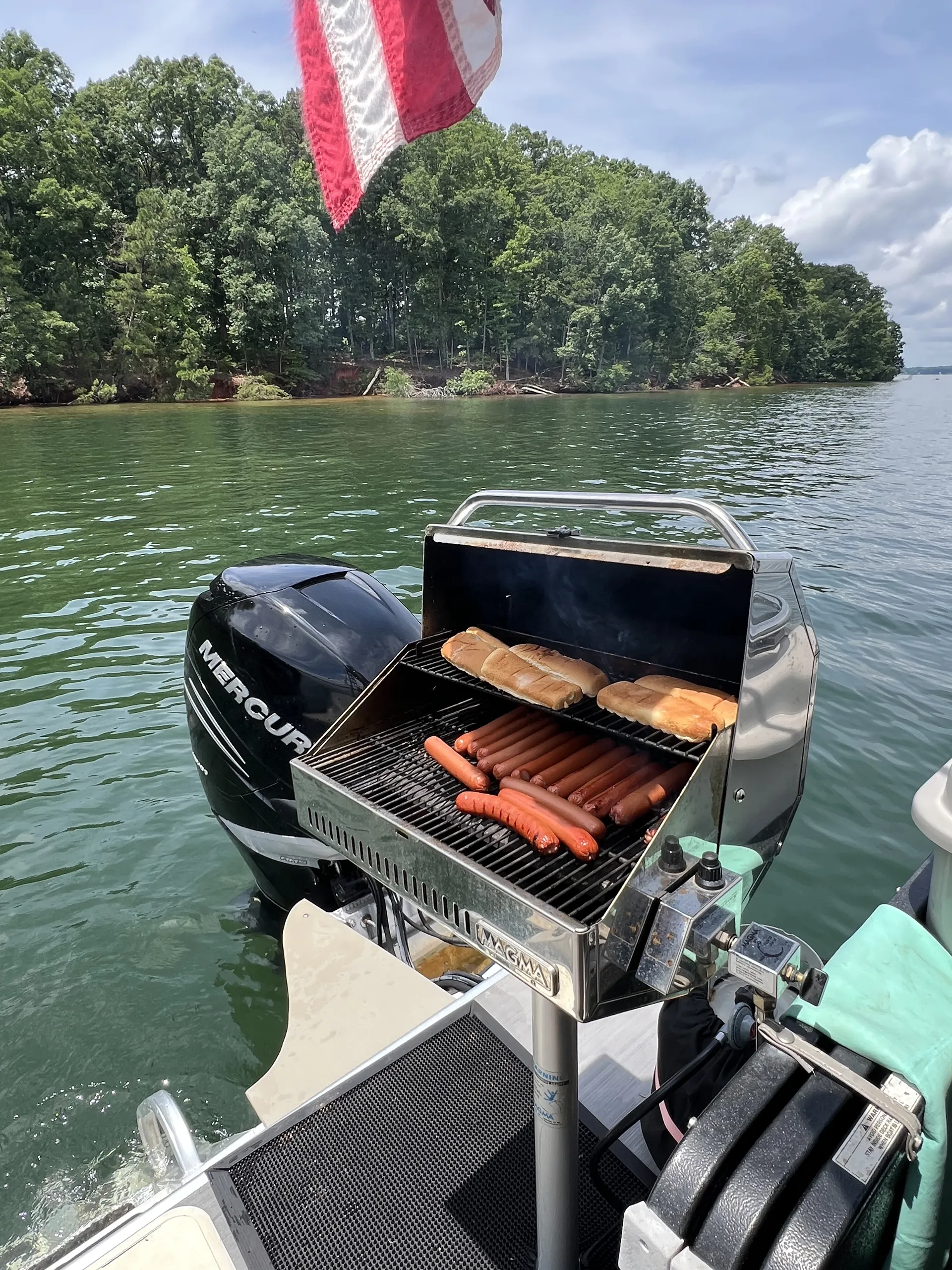 La Cantina – 31' Premier SkyDek Tritoon
