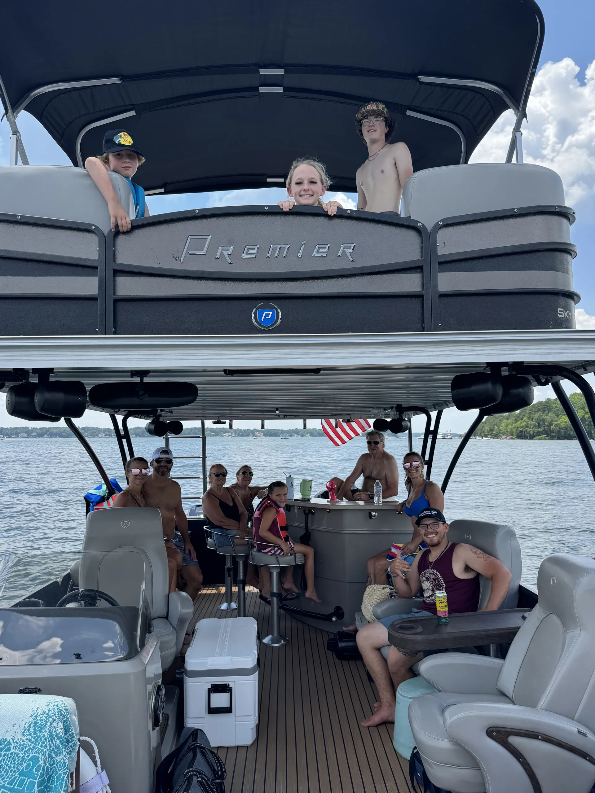 La Cantina – 31' Premier SkyDek Tritoon