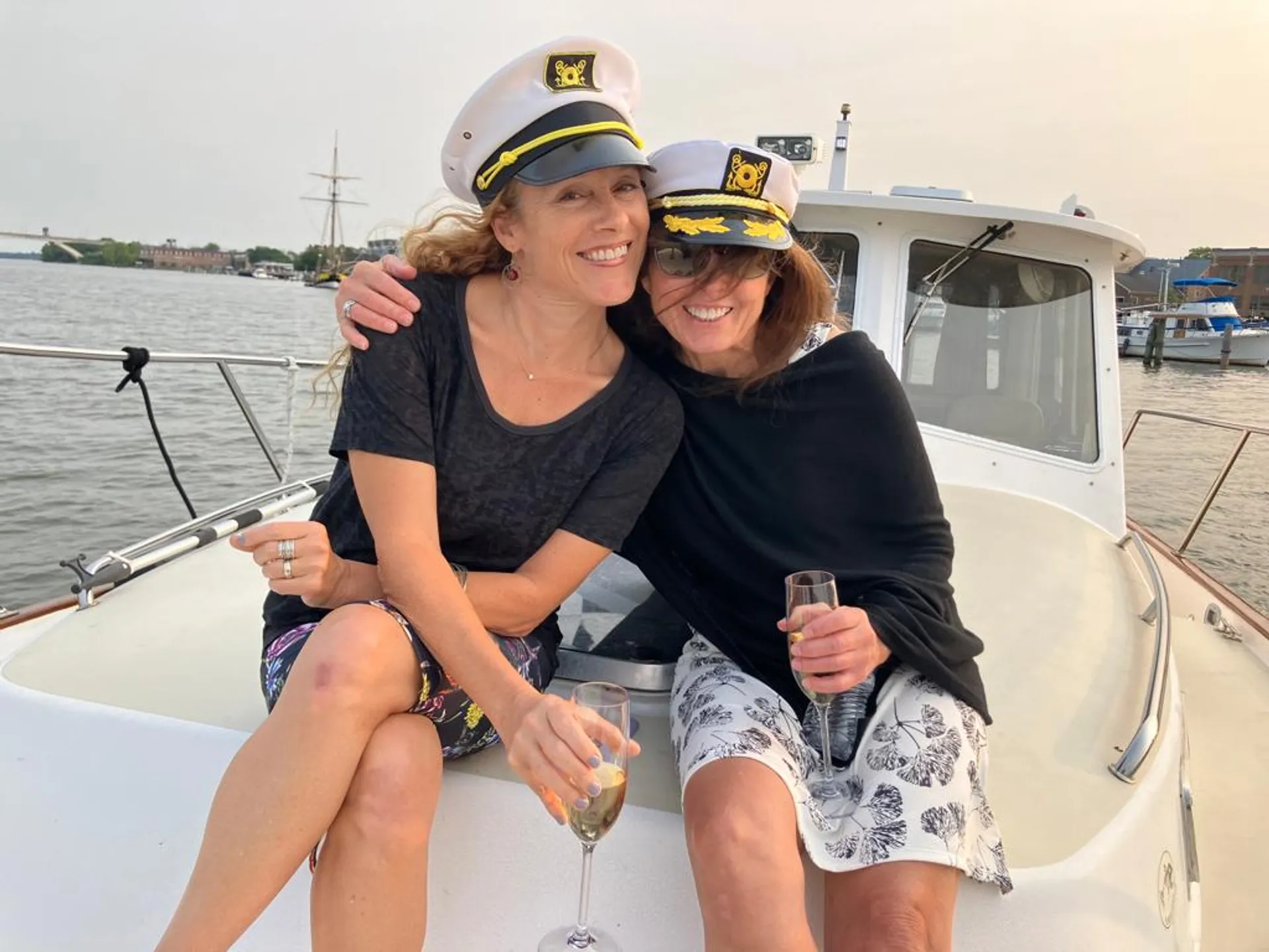 37' Luxury Private Yacht - Washington DC Potomac Boat Tours