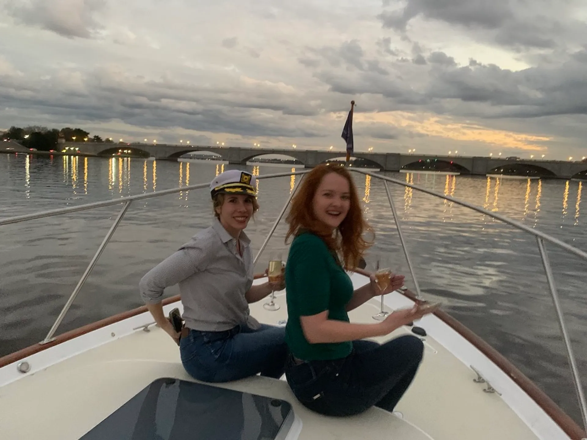 37' Luxury Private Yacht - Washington DC Potomac Boat Tours