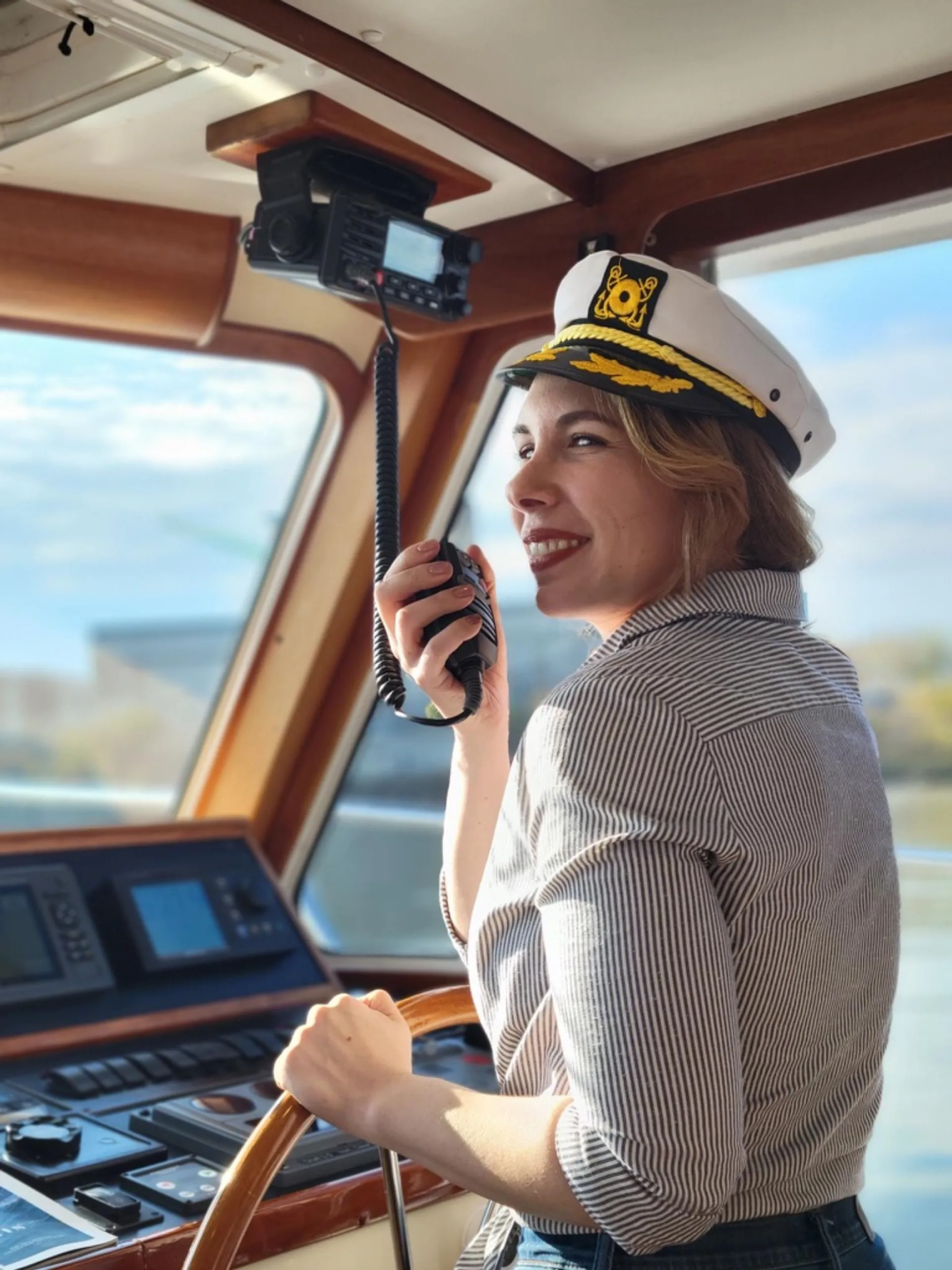 37' Luxury Private Yacht - Washington DC Potomac Boat Tours