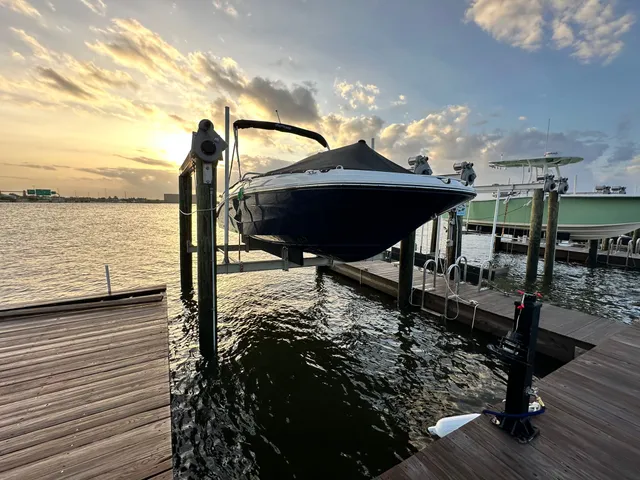 Rent a HURRICANE BOATS bow rider in Fort Lauderdale, FL near me