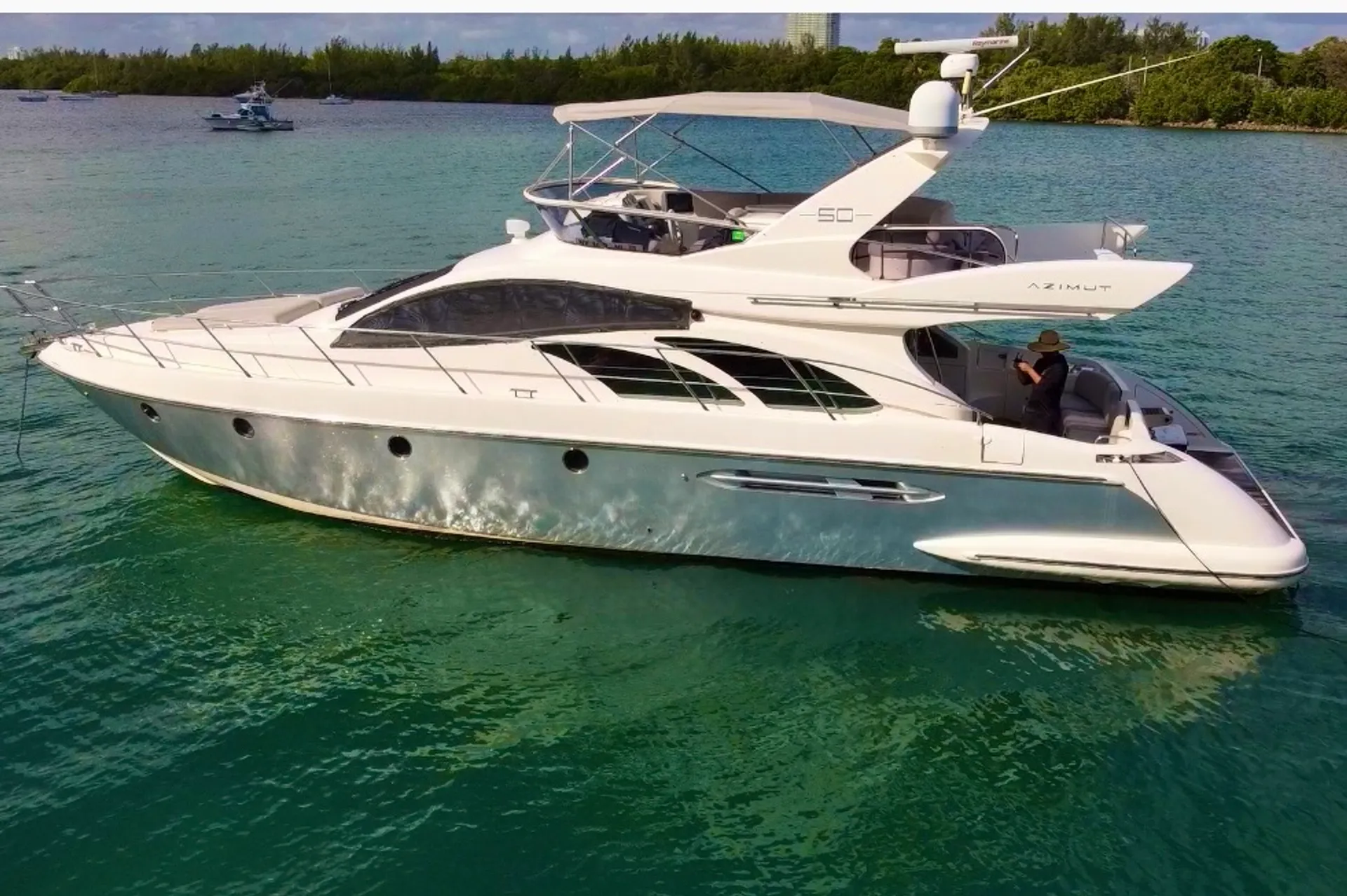 Gorgeous Azimut 55' Flybridge, Haulover sandbar access 