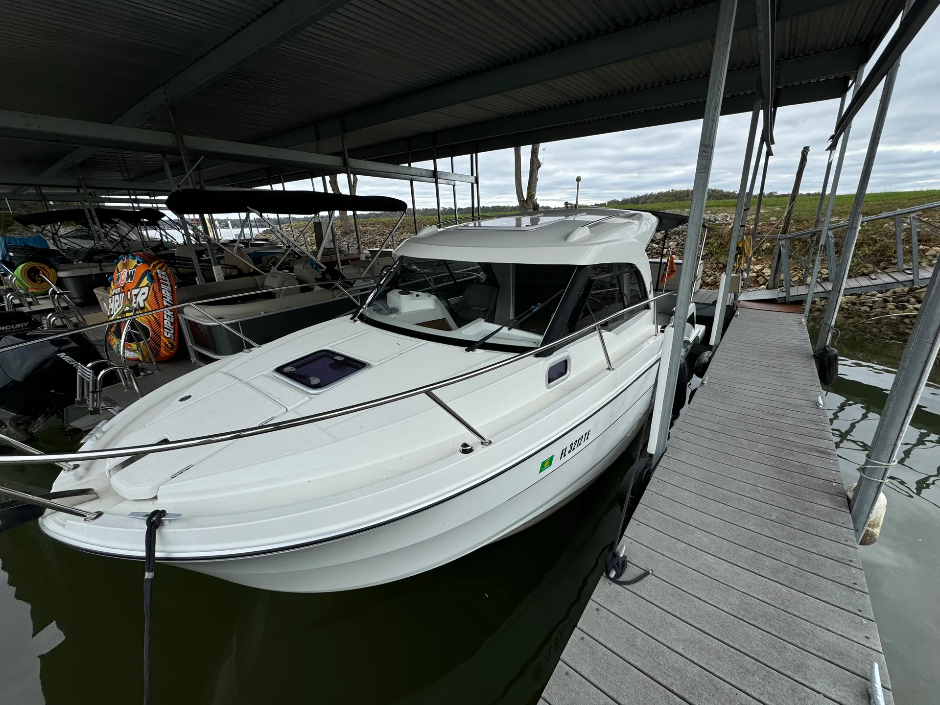 Lakeside Paradise Escape - 26’ Cabin Cruiser