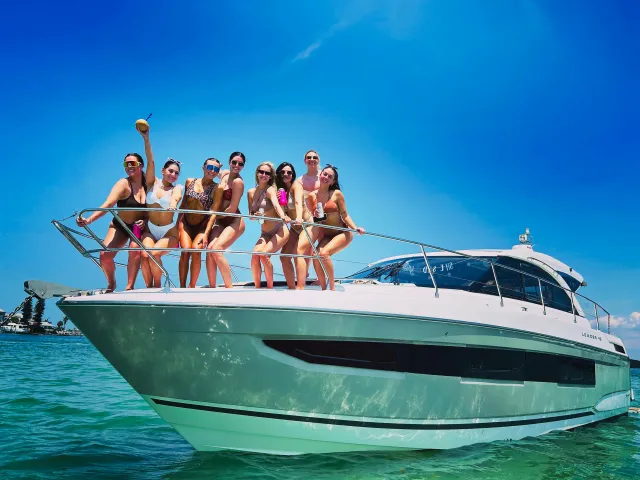 Rent a Leader motor yacht in St. Petersburg, FL near me