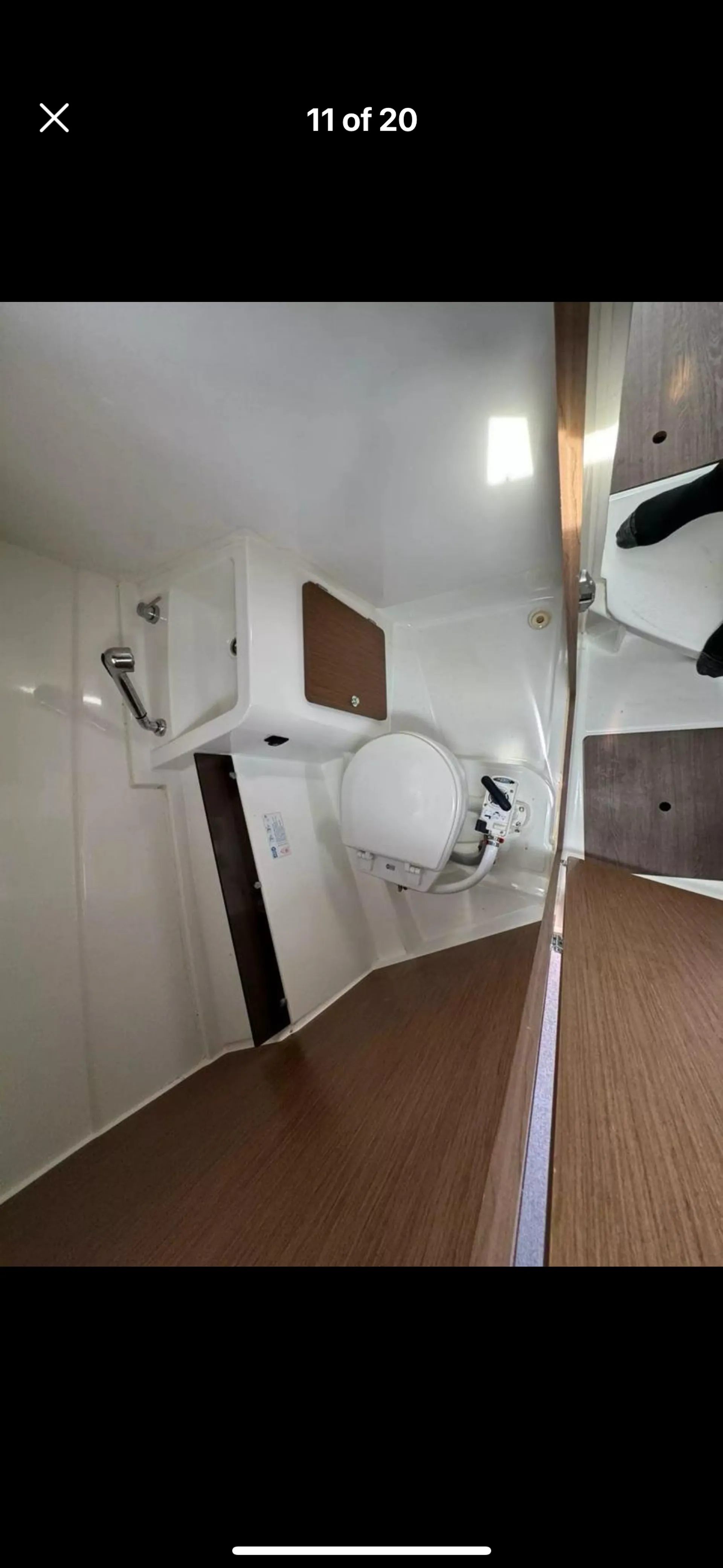 Lakeside Paradise Escape - 26’ Cabin Cruiser