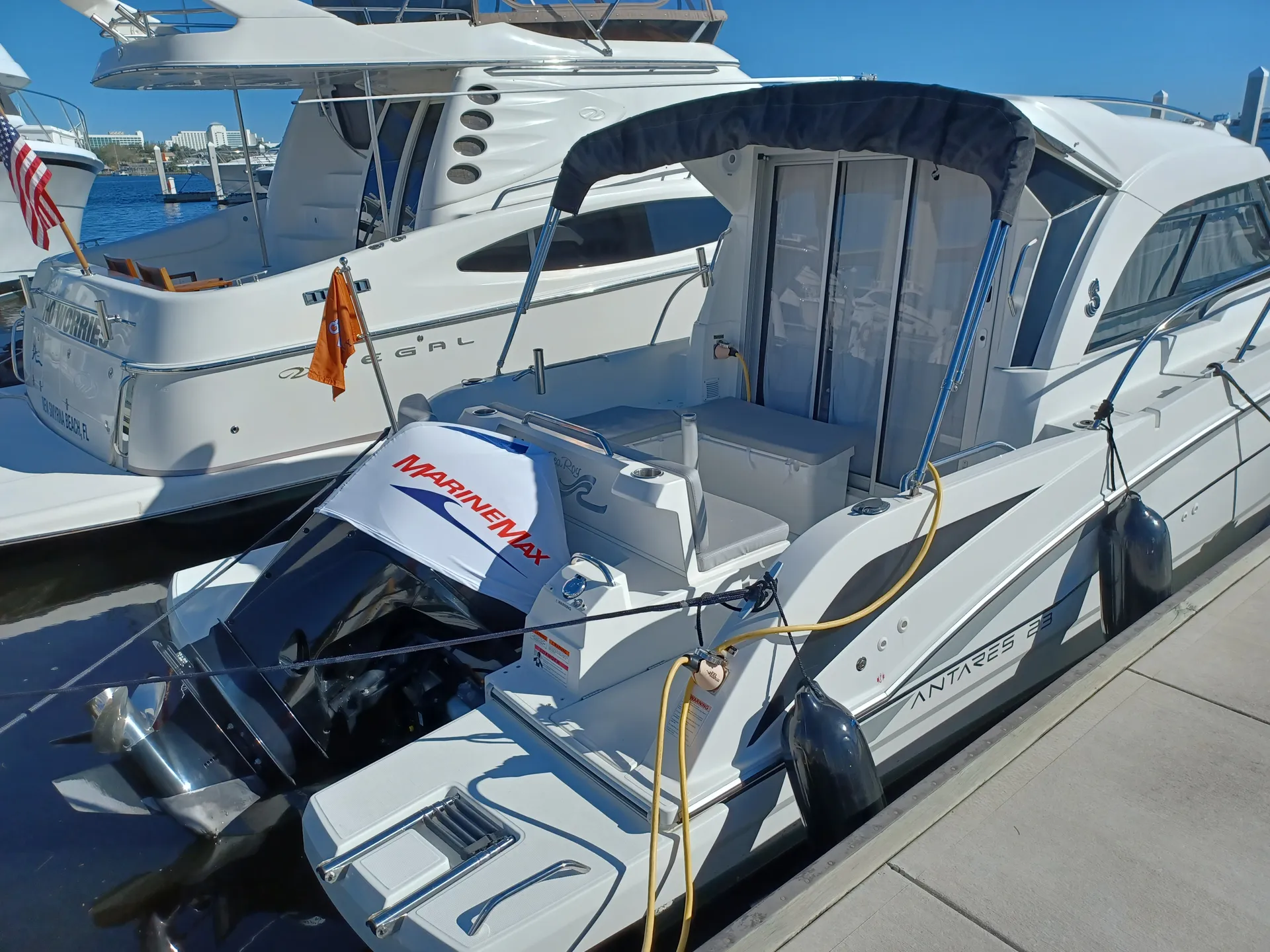 Lakeside Paradise Escape - 26’ Cabin Cruiser