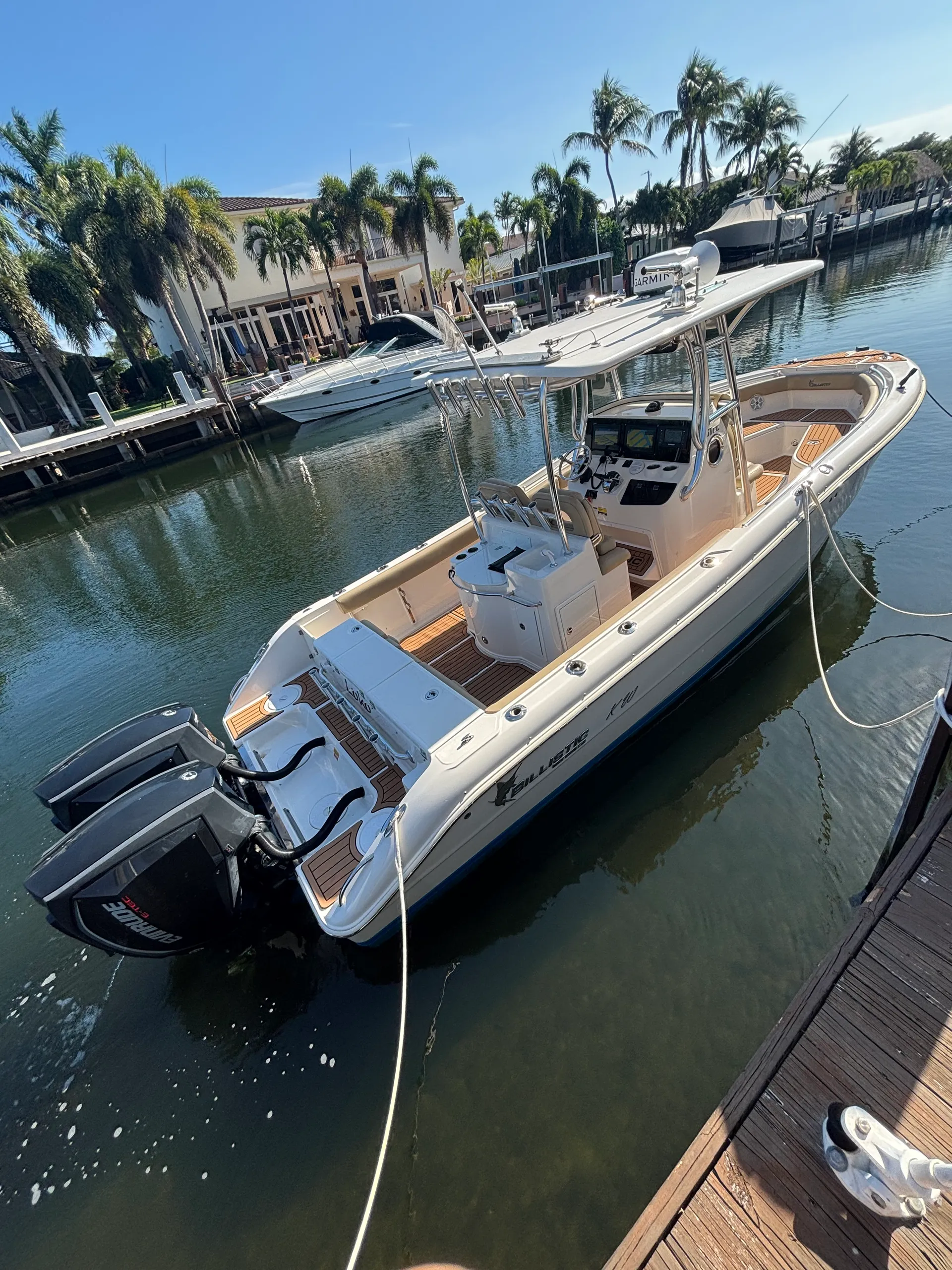 27ft Center Console. Explore South Flordia! 