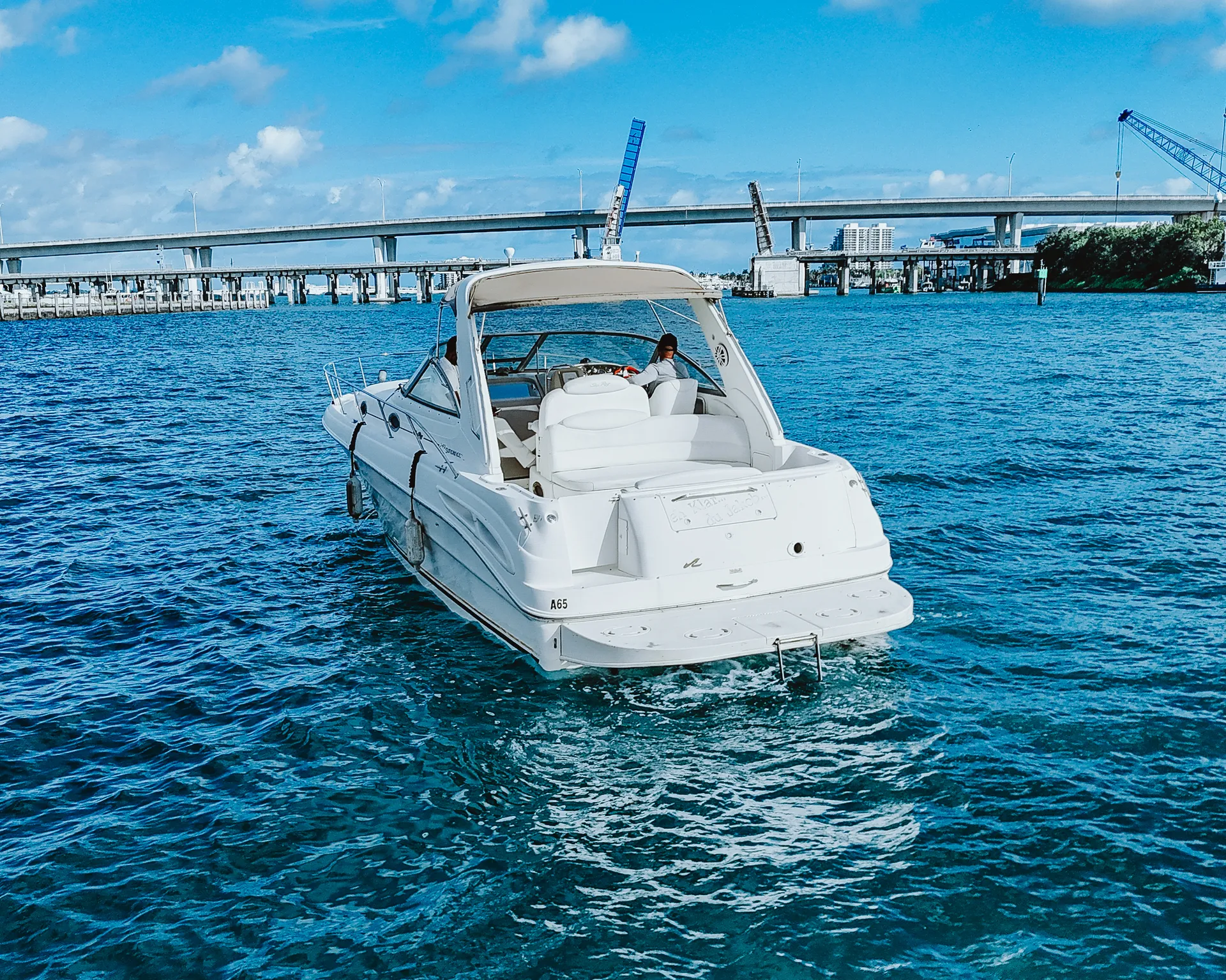 Sea Ray Boats Sundancer 340 in Miami, FL — photo 8