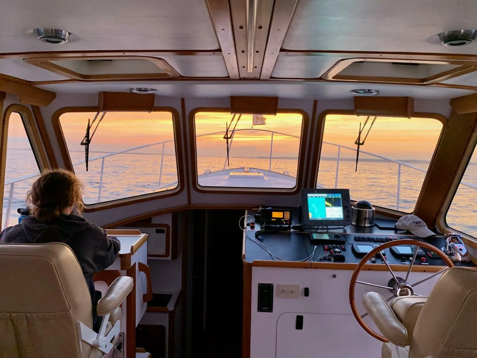 37' Luxury Private Yacht - Washington DC Potomac Boat Tours