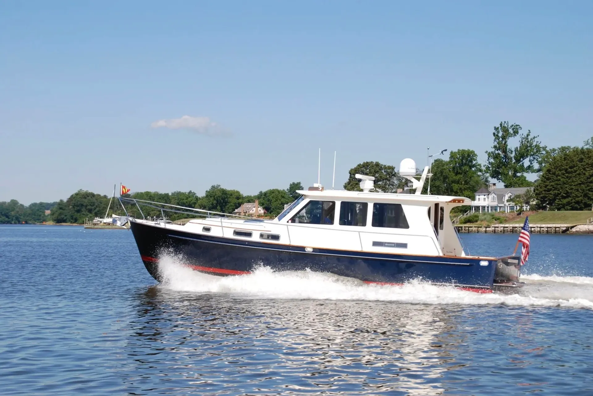 37' Luxury Private Yacht - Washington DC Potomac Boat Tours
