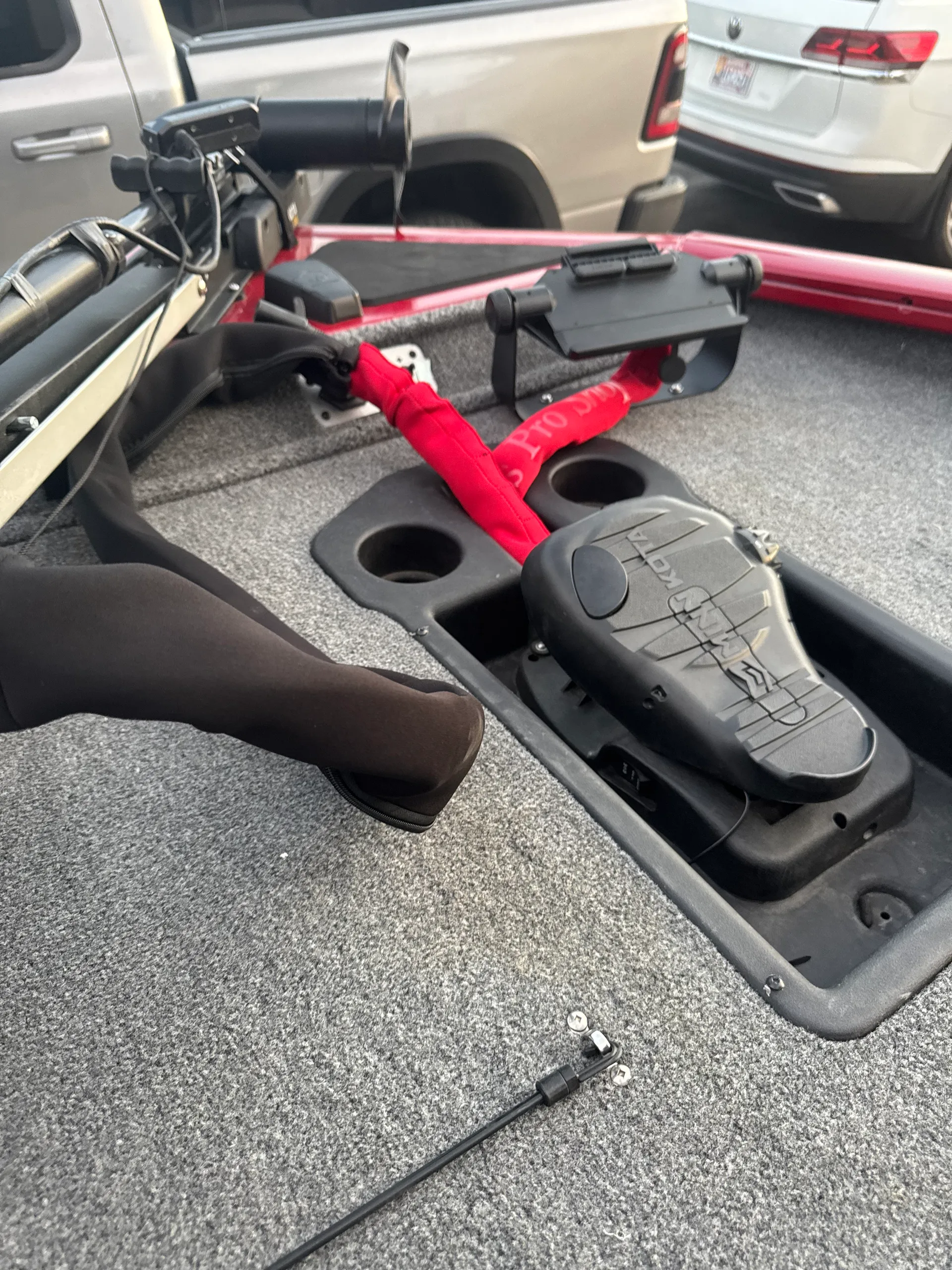 2024 Tracker Pro Team 190TX, lake ready for a great fishing adventure.