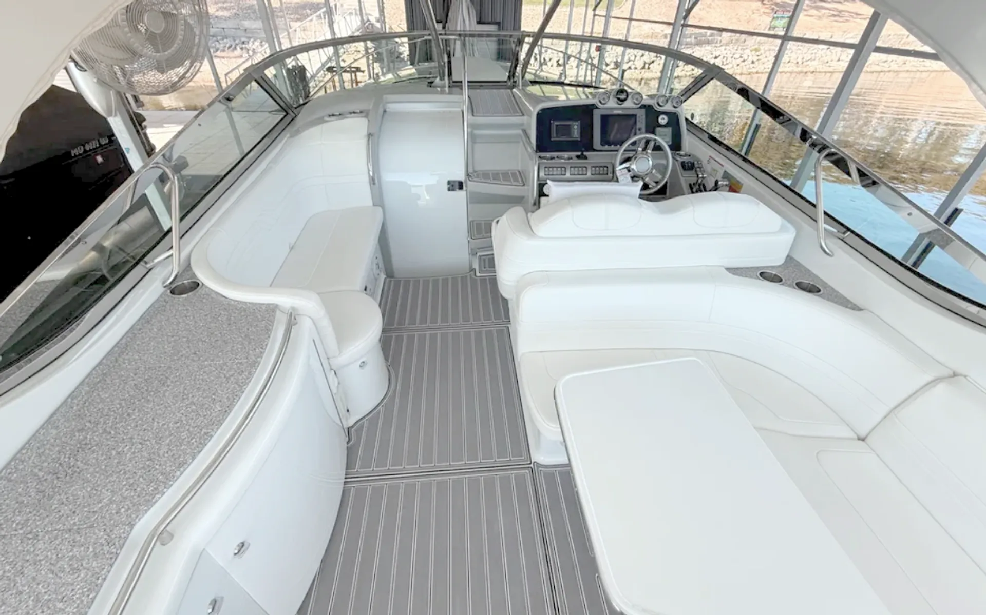 Formula 400 Super Sport Chicago Luxury Party Yacht Experience