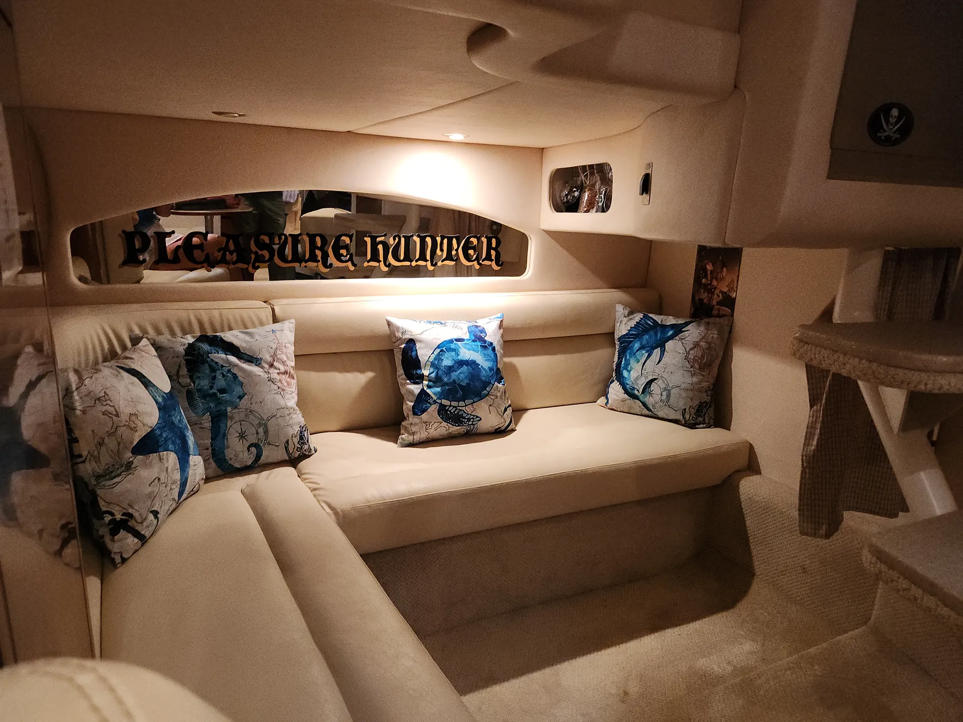 40' Luxury Yacht Charter (PHC)