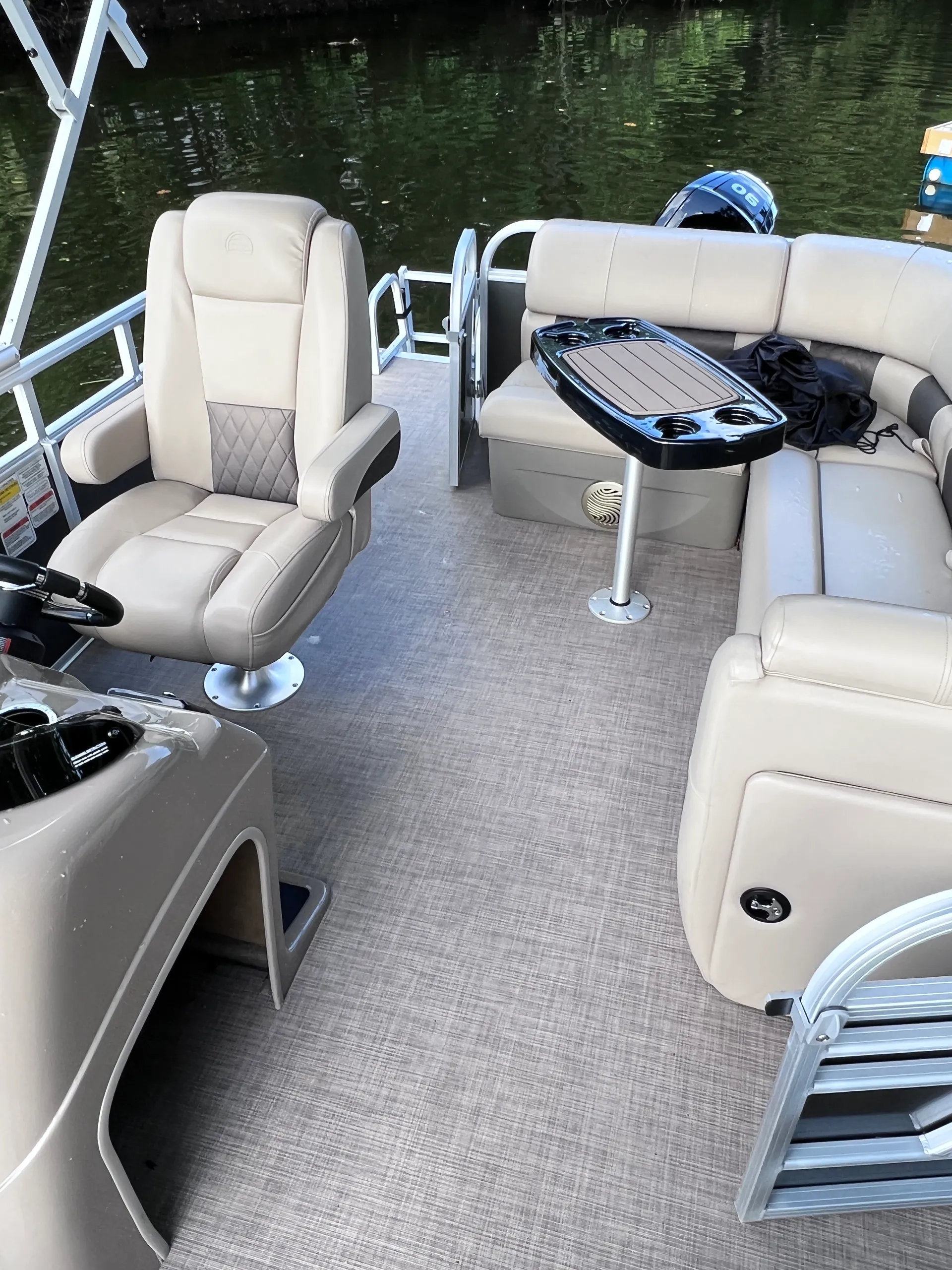Pontoon boats for 10