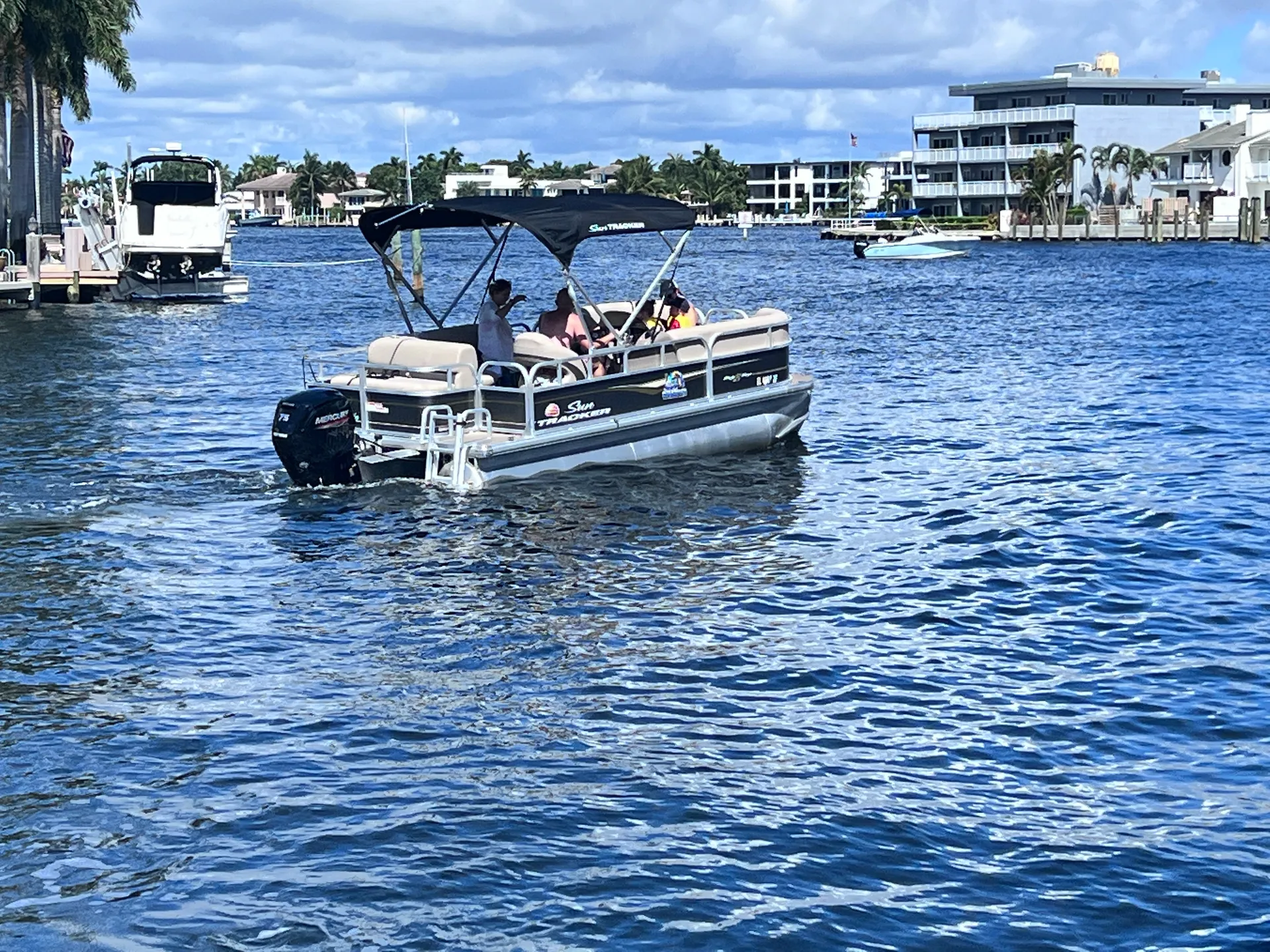 Pontoon boats for 10