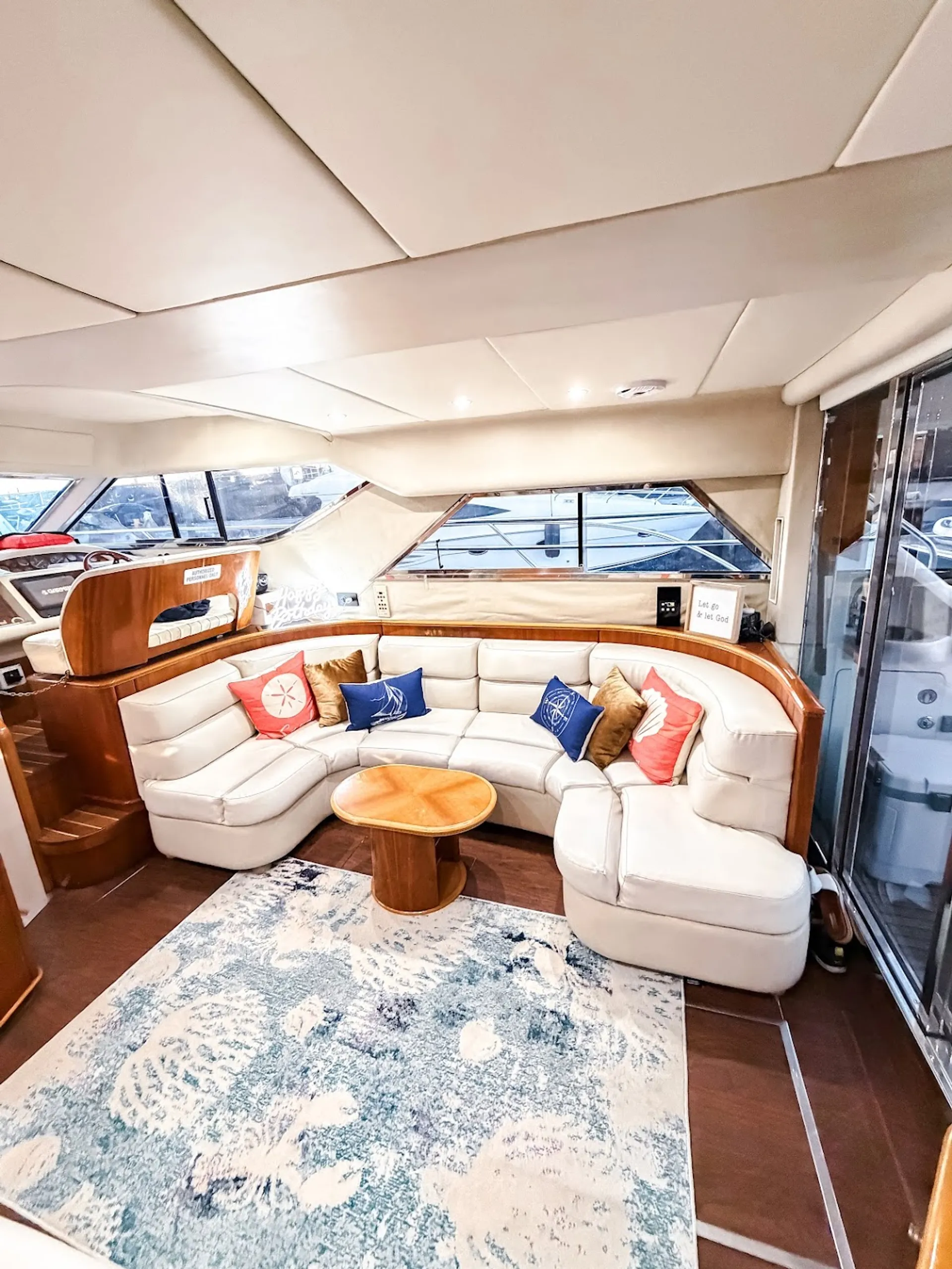 VIKING YACHT 52 SPORT CRUISER FLYBRIDGE in Miami, FL — photo 8