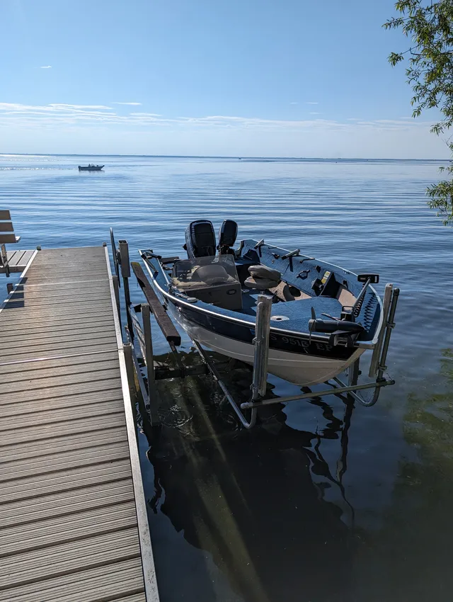 Rent a STARCRAFT MARINE aluminum fishing in Hilbert, WI near me