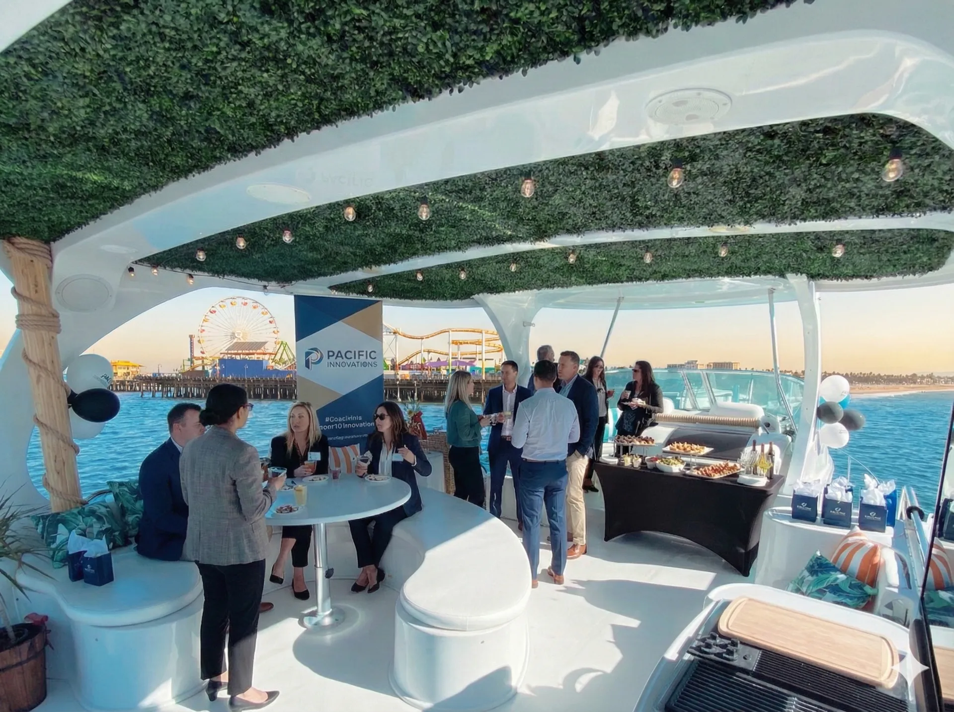 63' 🥳#1 Party Deck 🎤Karaoke💃Dance Flr 🏈TVs 👙Swim 🛟Floaty 🤩13pax