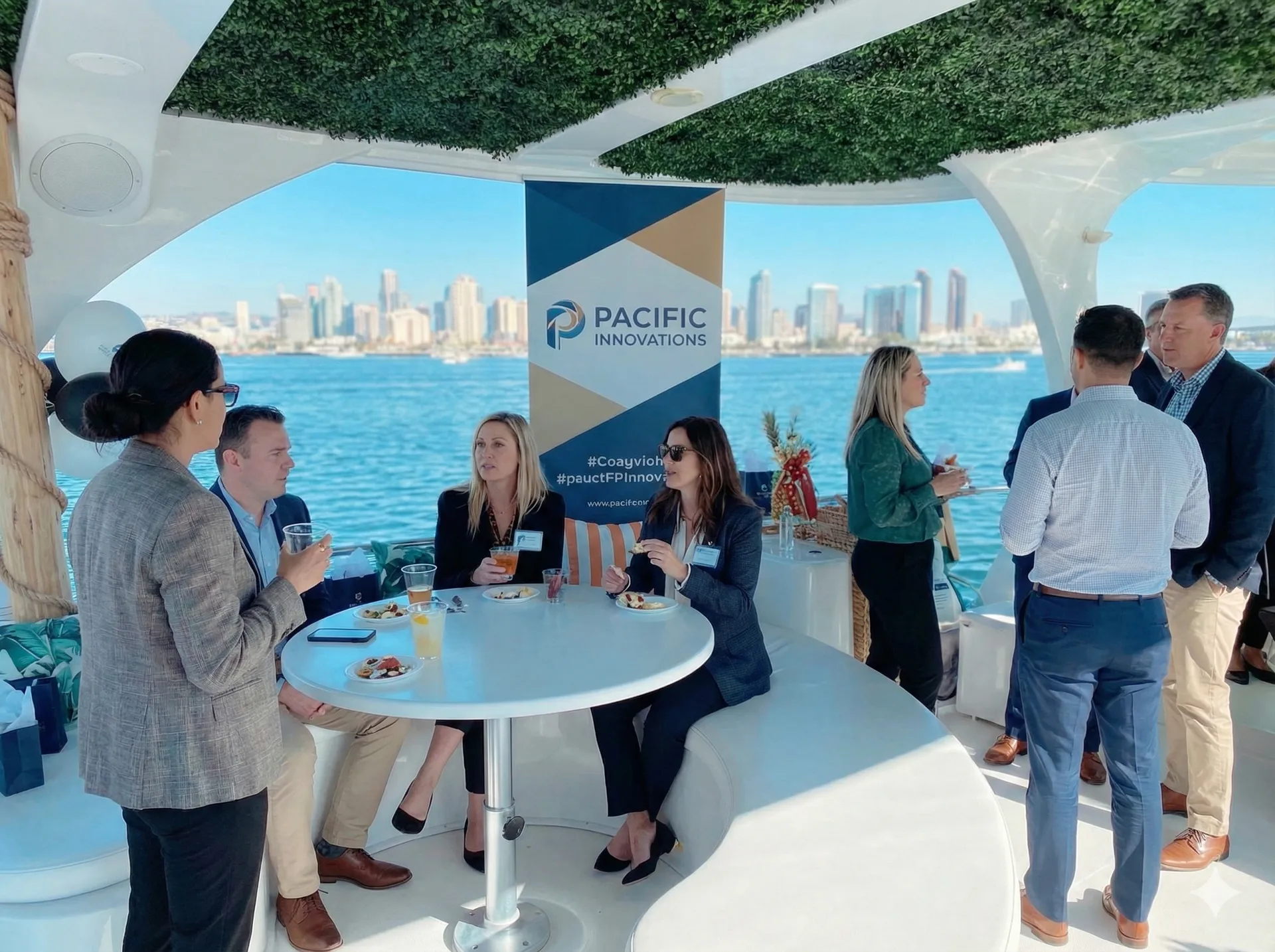 62' 🥳#1 Party Deck 🎤Karaoke 💃Dance Flr 🏈TV 👙Swim 🍩Floaty 🤩13Pax