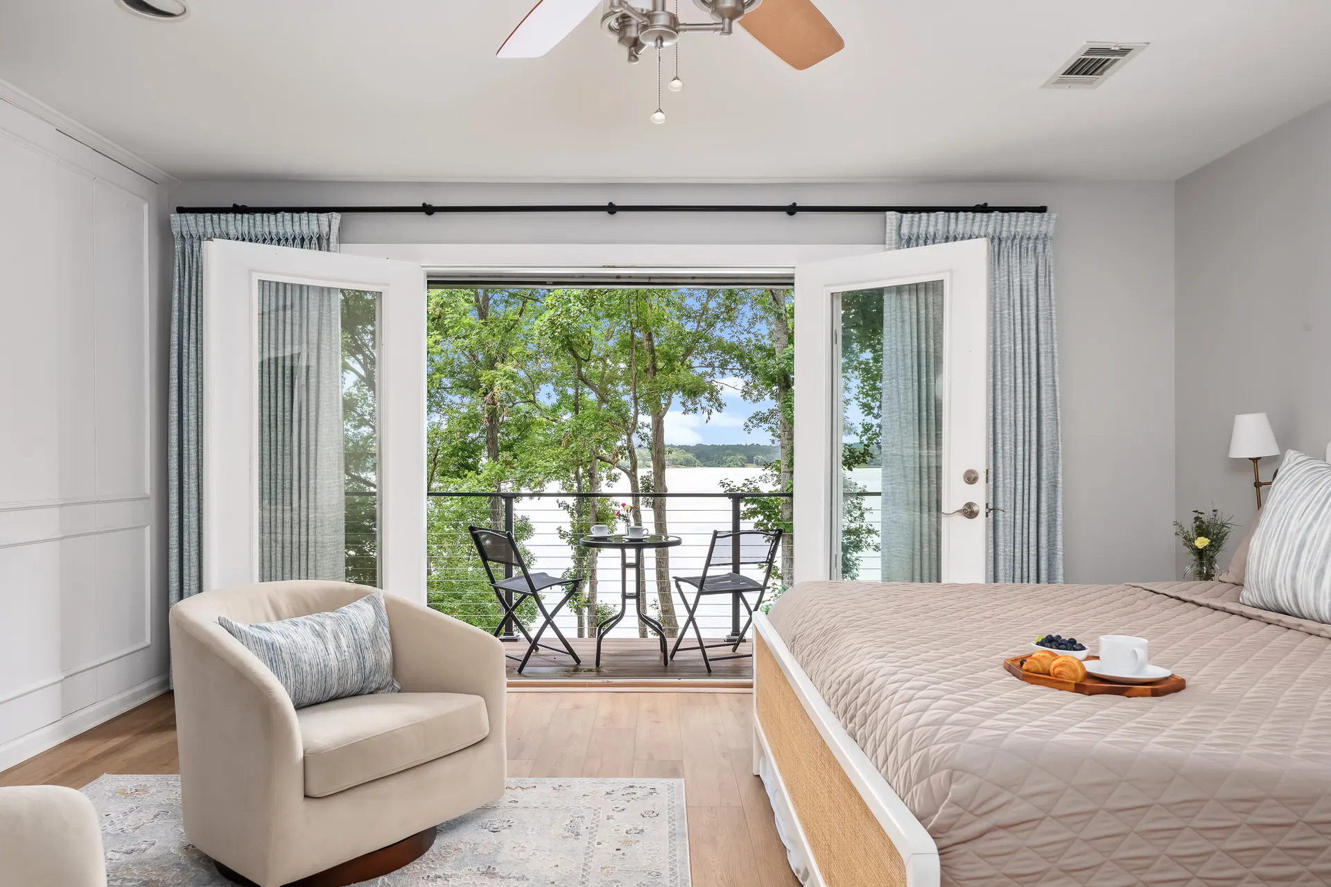 2023 Bentley Legacy Navigator