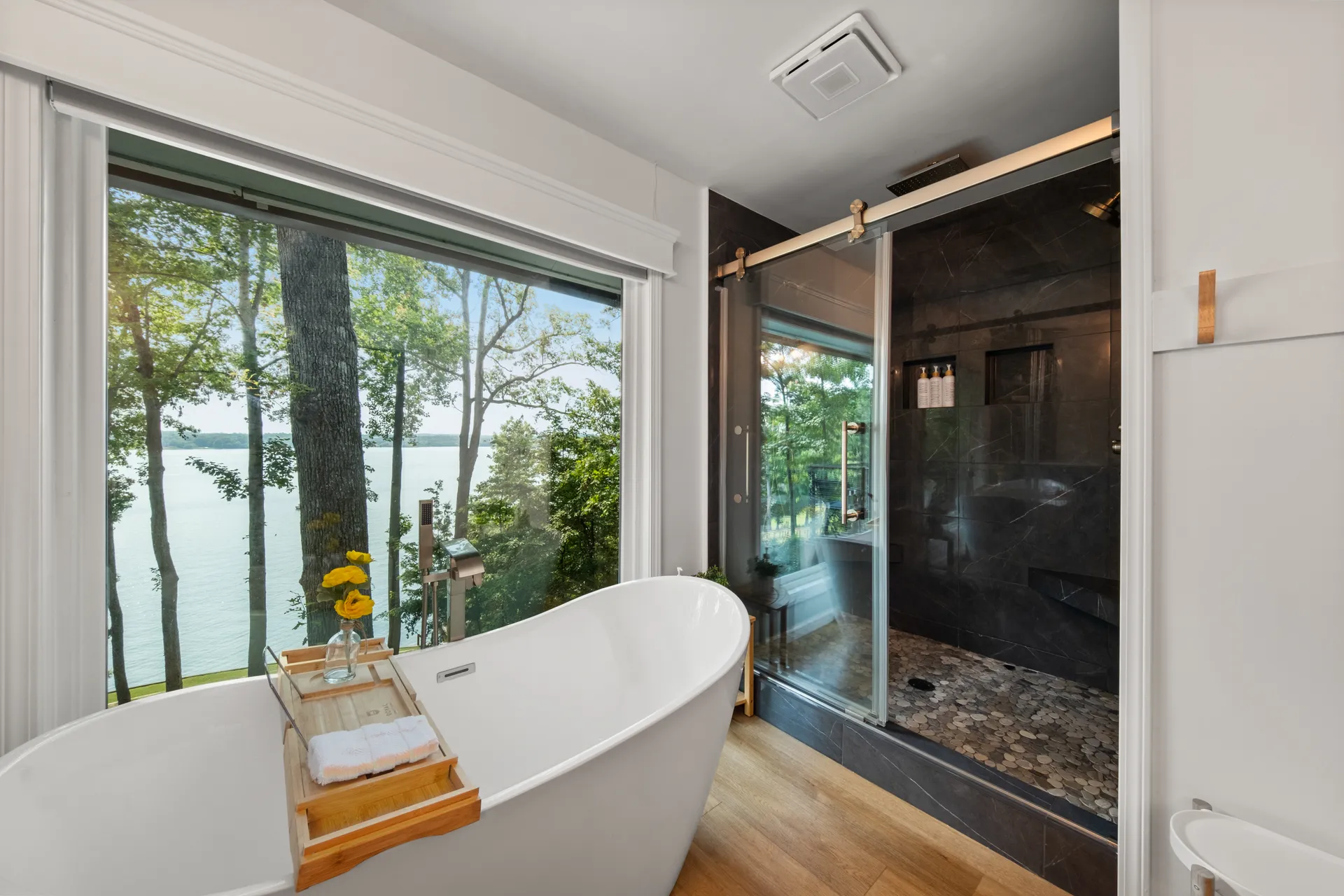 2023 Bentley Legacy Navigator