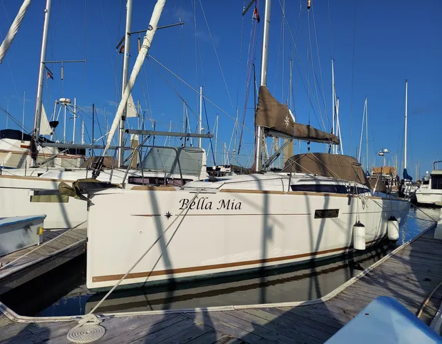 Rent a Jeanneau Sailboats cruiser in Sausalito, CA near me
