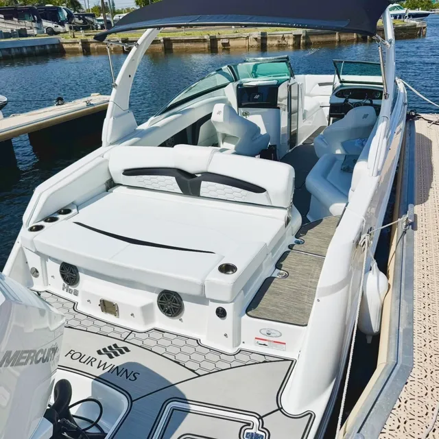 Rent a FOUR WINNS cruiser in Miami Shores, FL near me