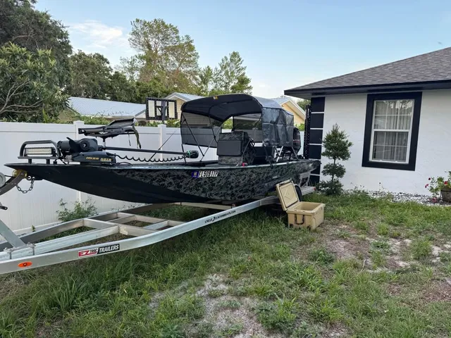 Rent a Uncle Jay center console in Tavares, FL near me