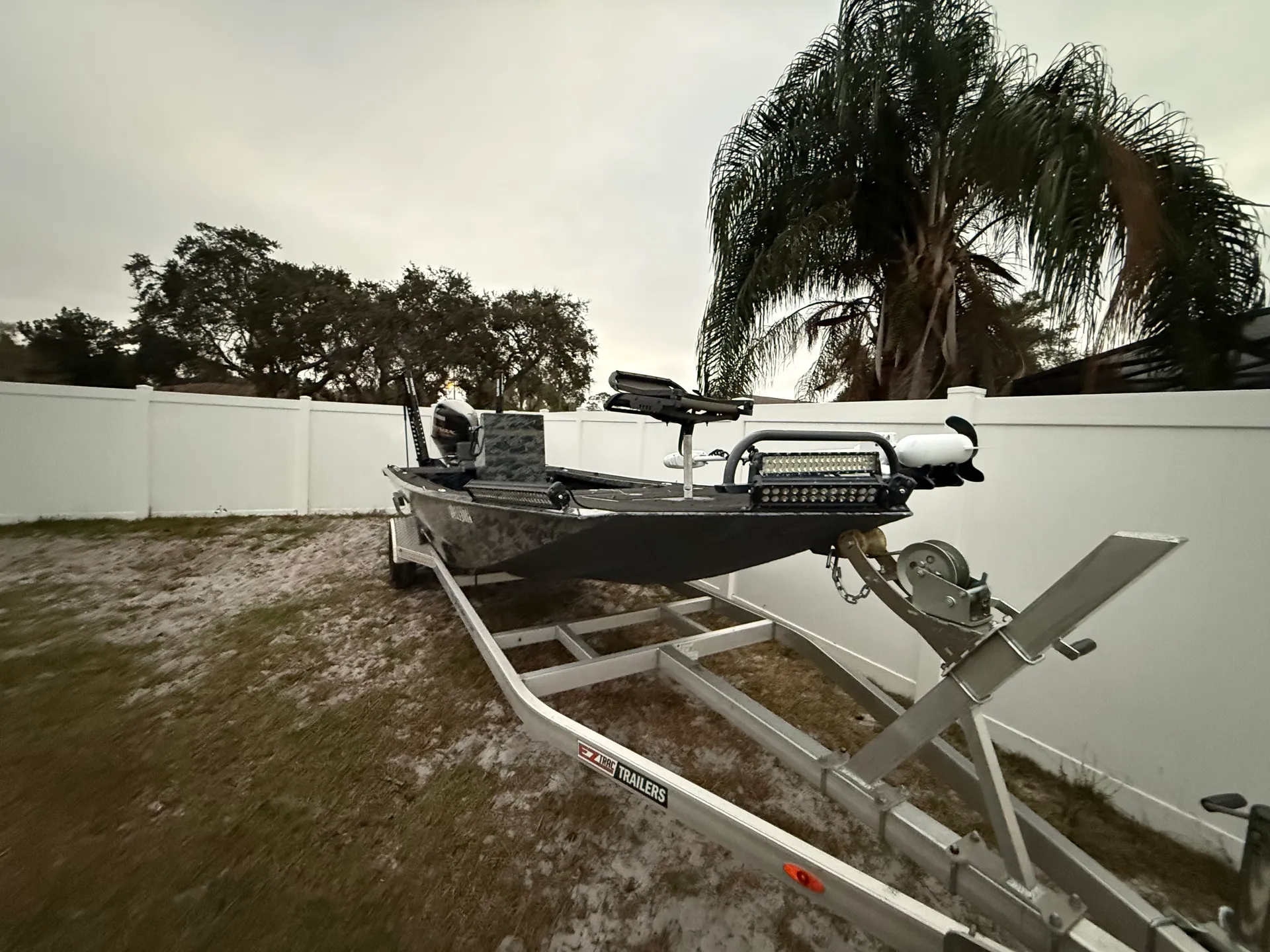 21.5’ Uncle Jay Fishing Boat Fully Loaded w/ Stereo and Power Poles