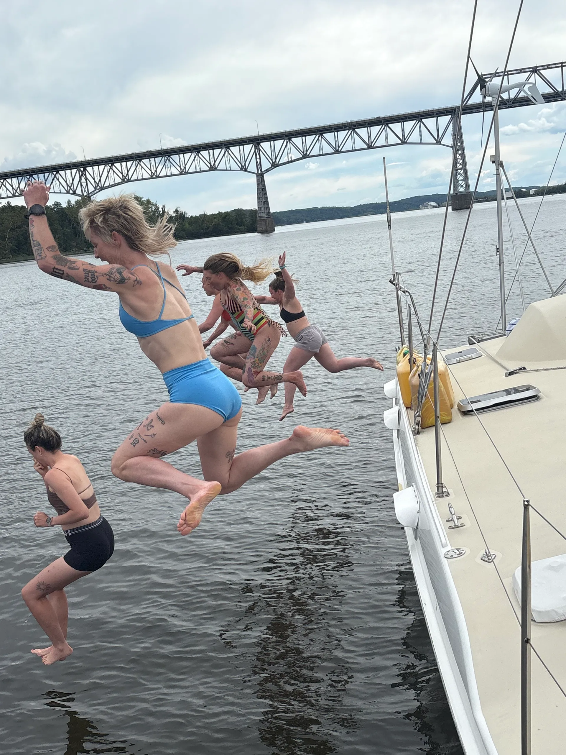 Honu Hudson River Cruises