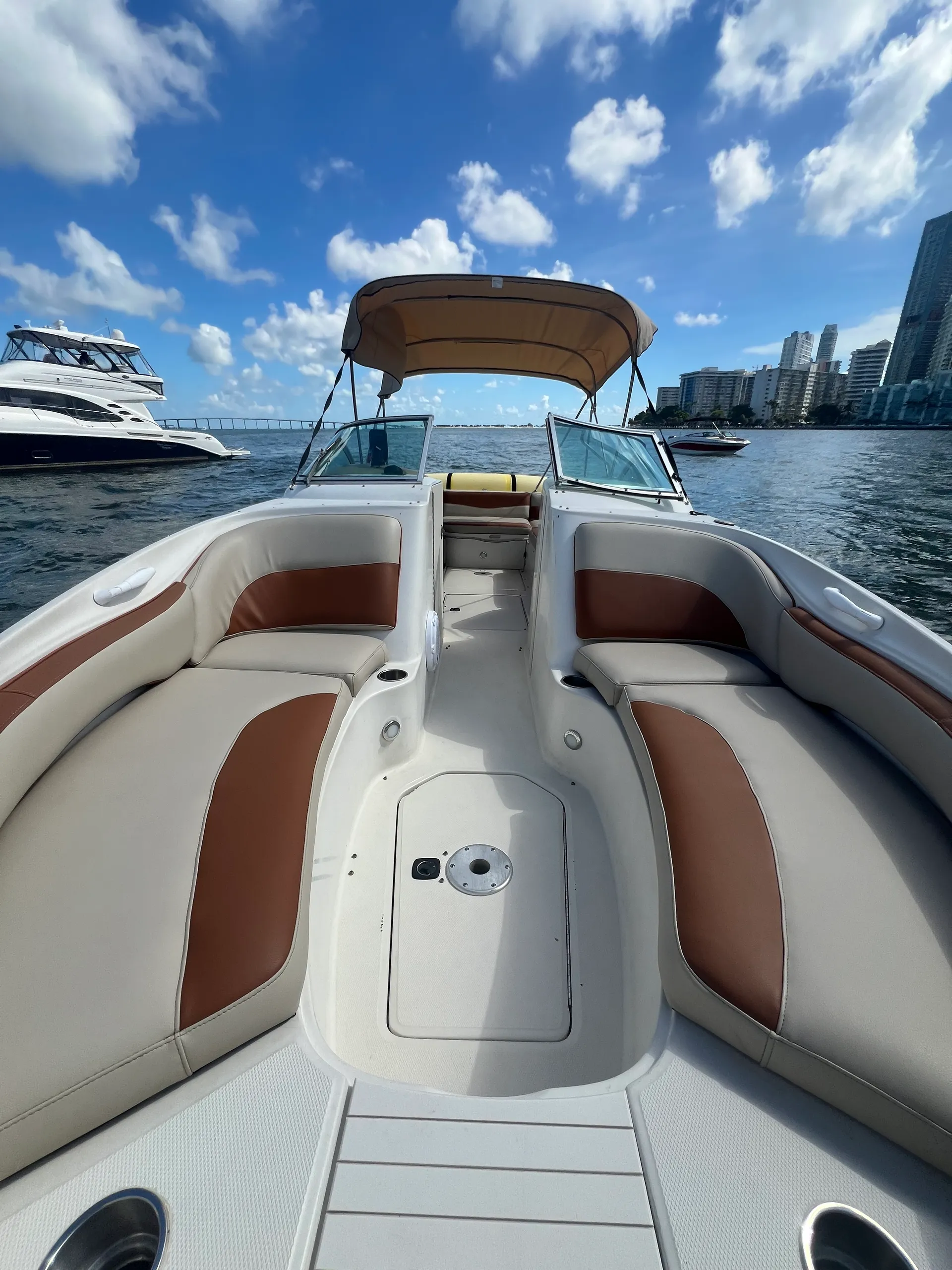 Sea Ray Boats 240 Sundeck in Miami, FL — photo 6