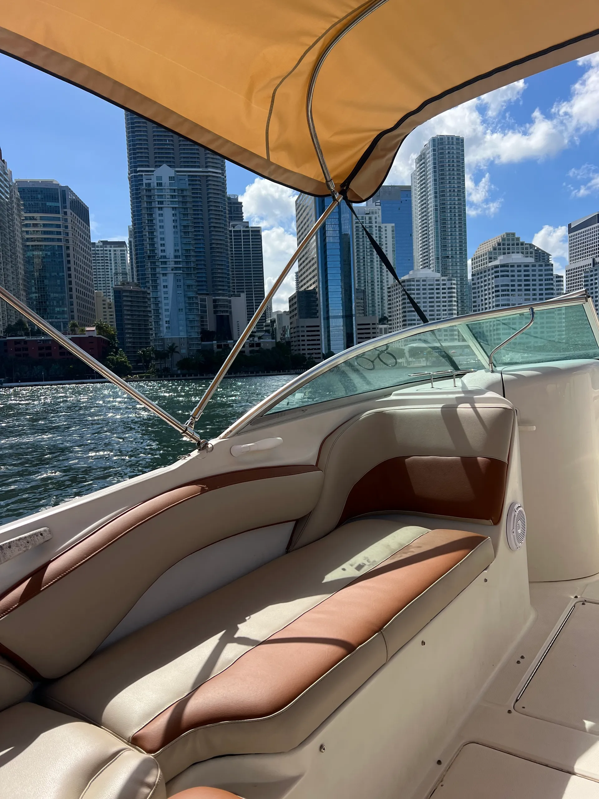 Sea Ray Boats 240 Sundeck in Miami, FL — photo 9