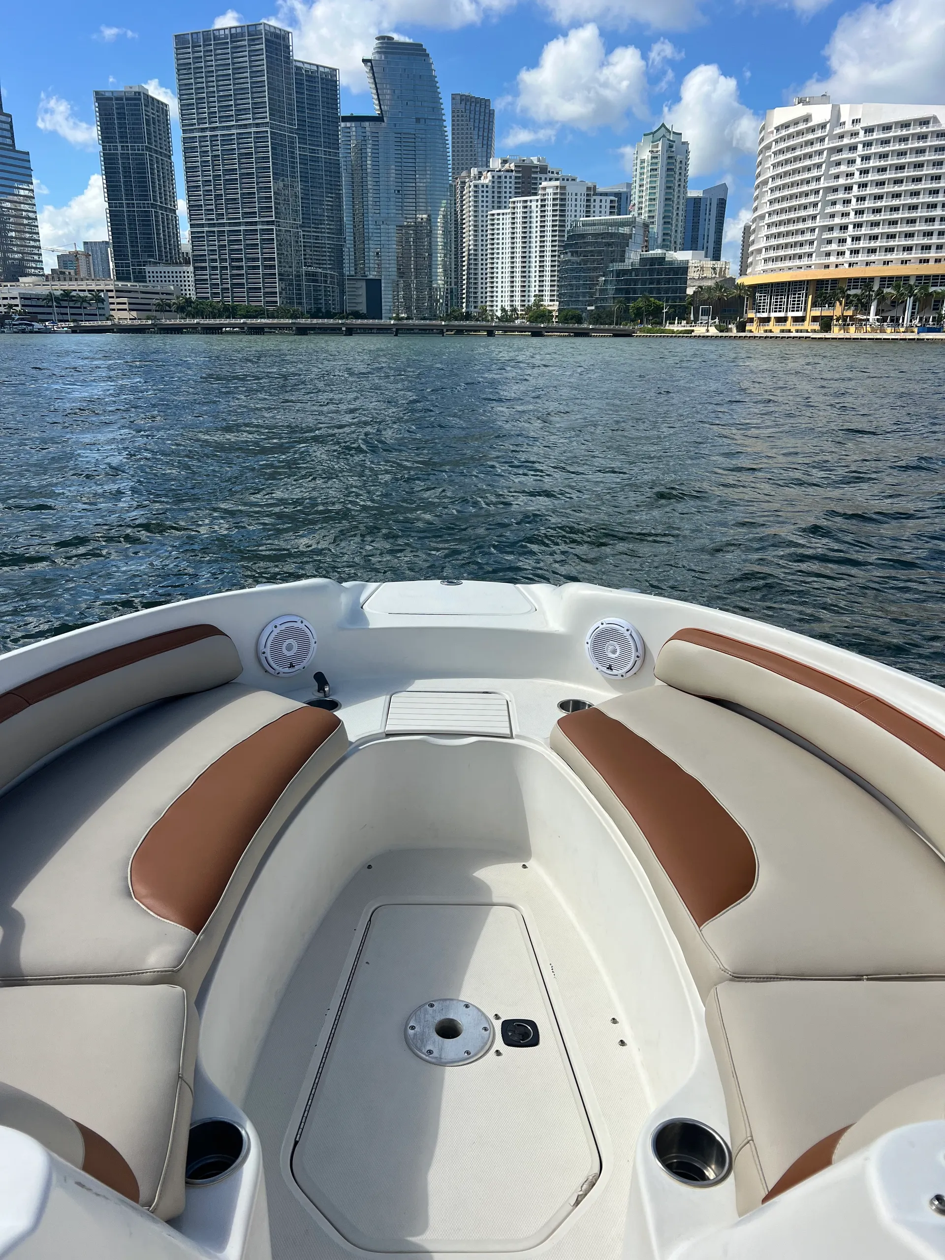 Sea Ray Boats 240 Sundeck in Miami, FL — photo 8