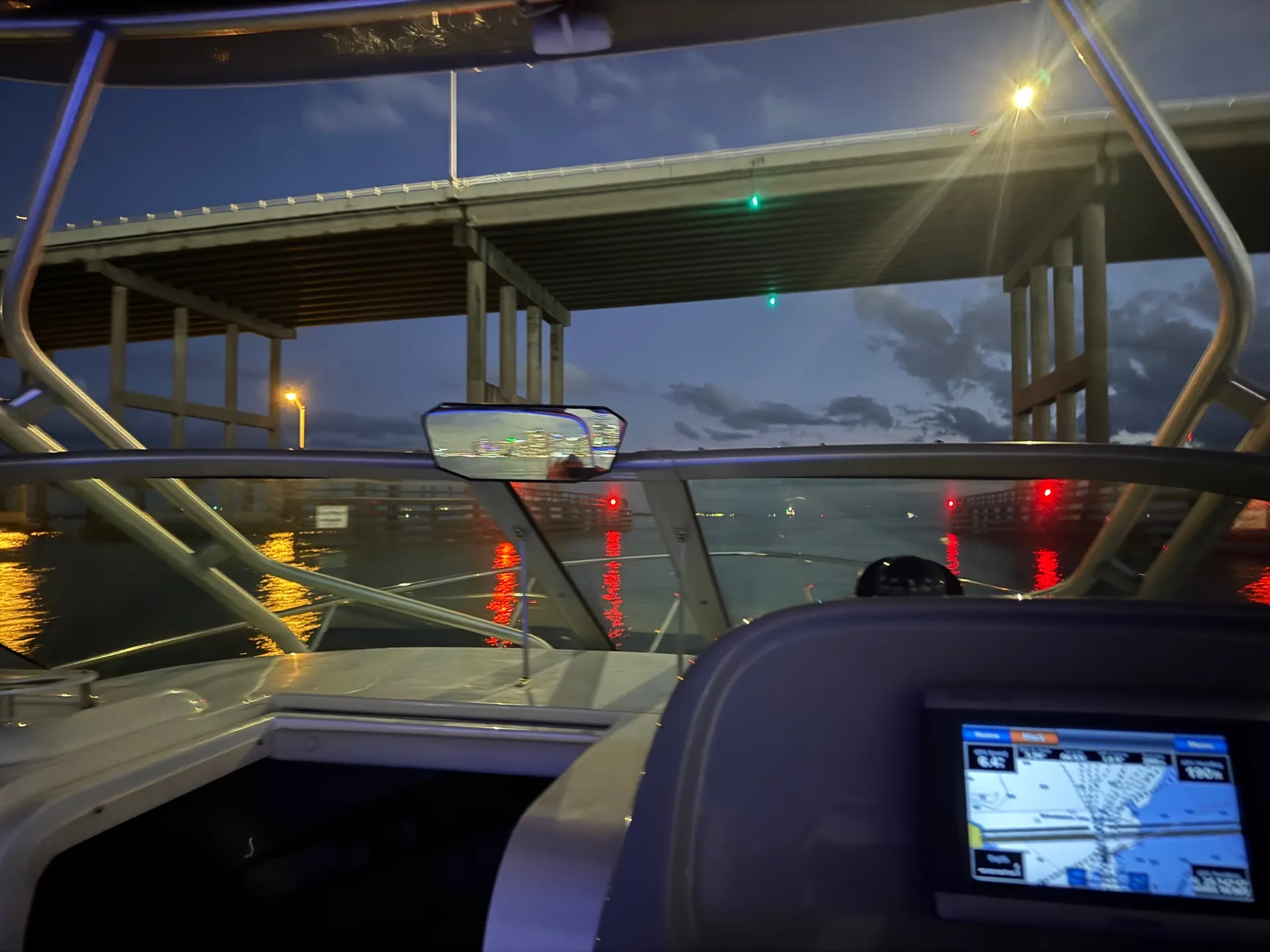 SEA MAVERICK 27’ | YOU DESIGN YOUR TOUR. ENJOY MIAMI WATER AND VIEWS